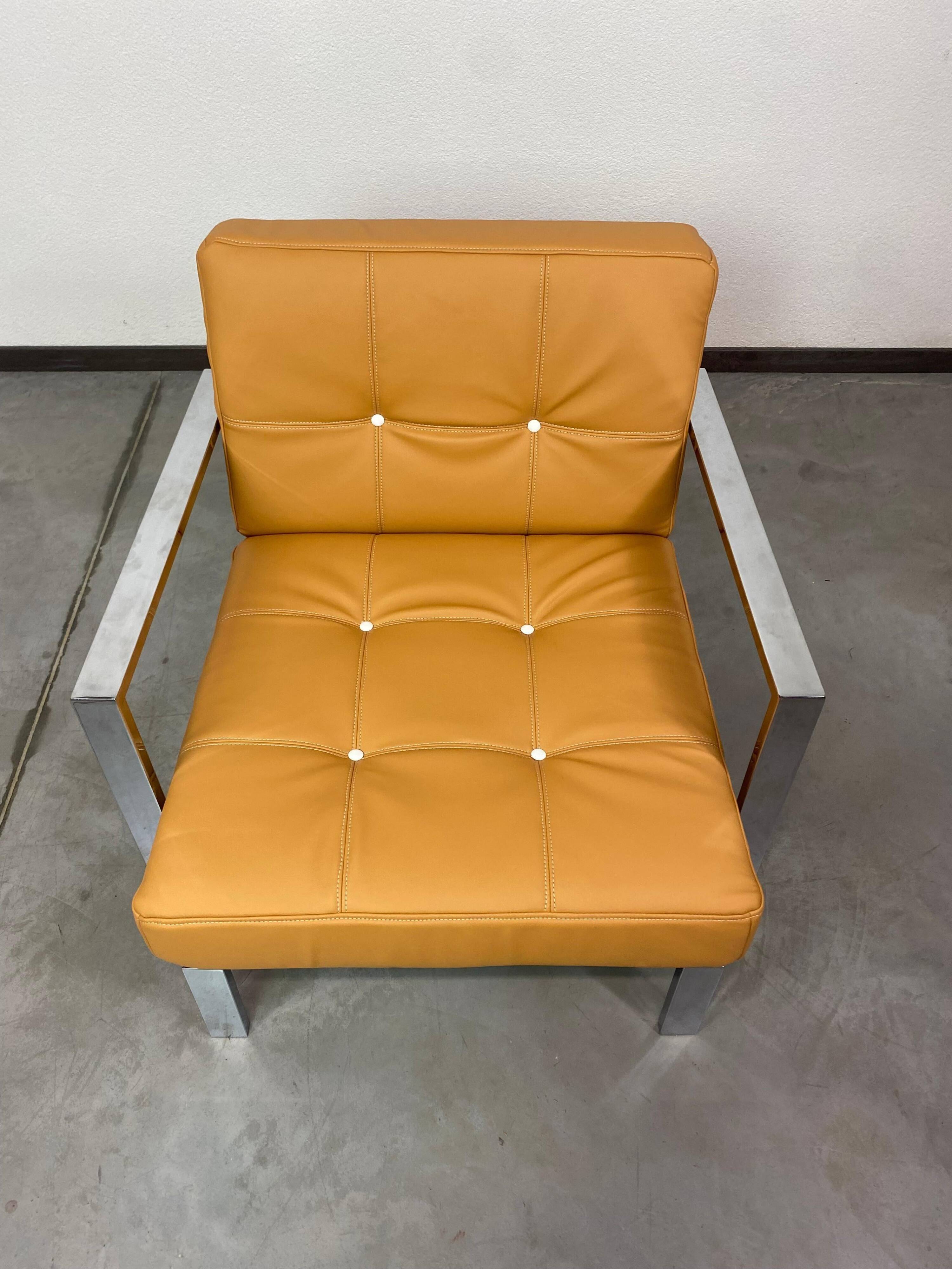 Fauteuil lounge design milieu du siècle - Studio beige