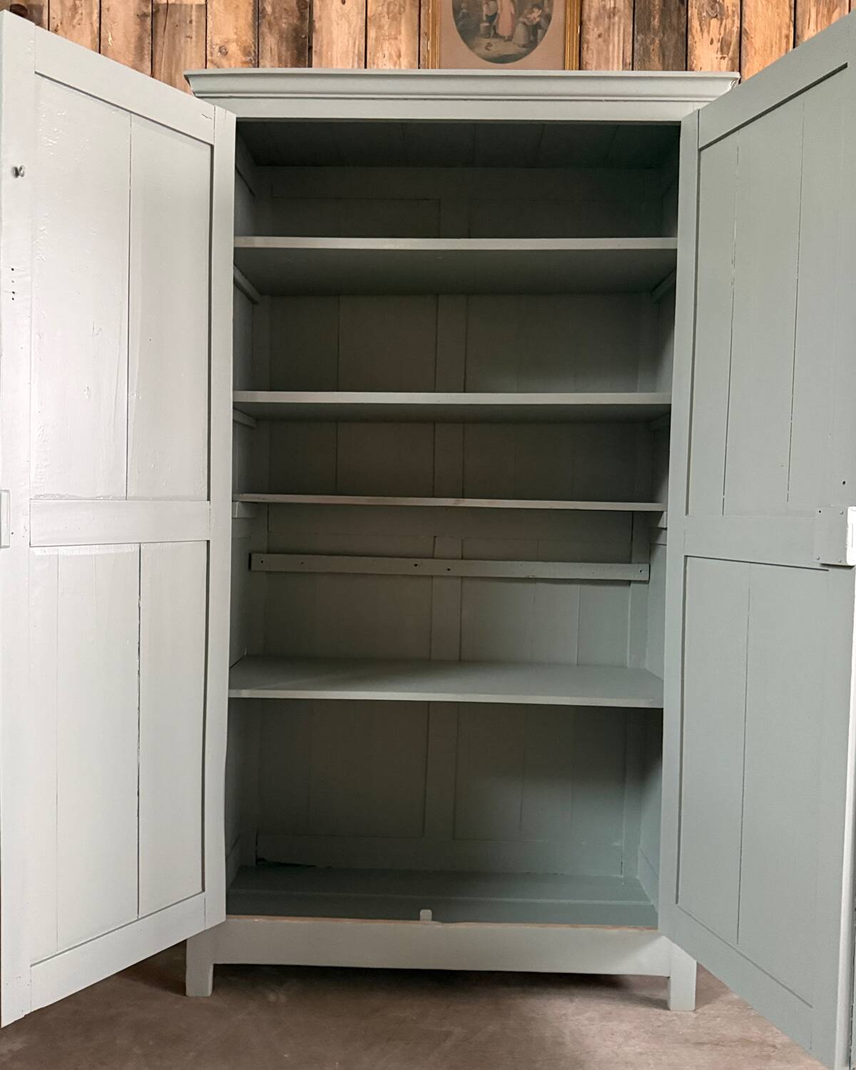 Armoire parisienne verte (rénovée)