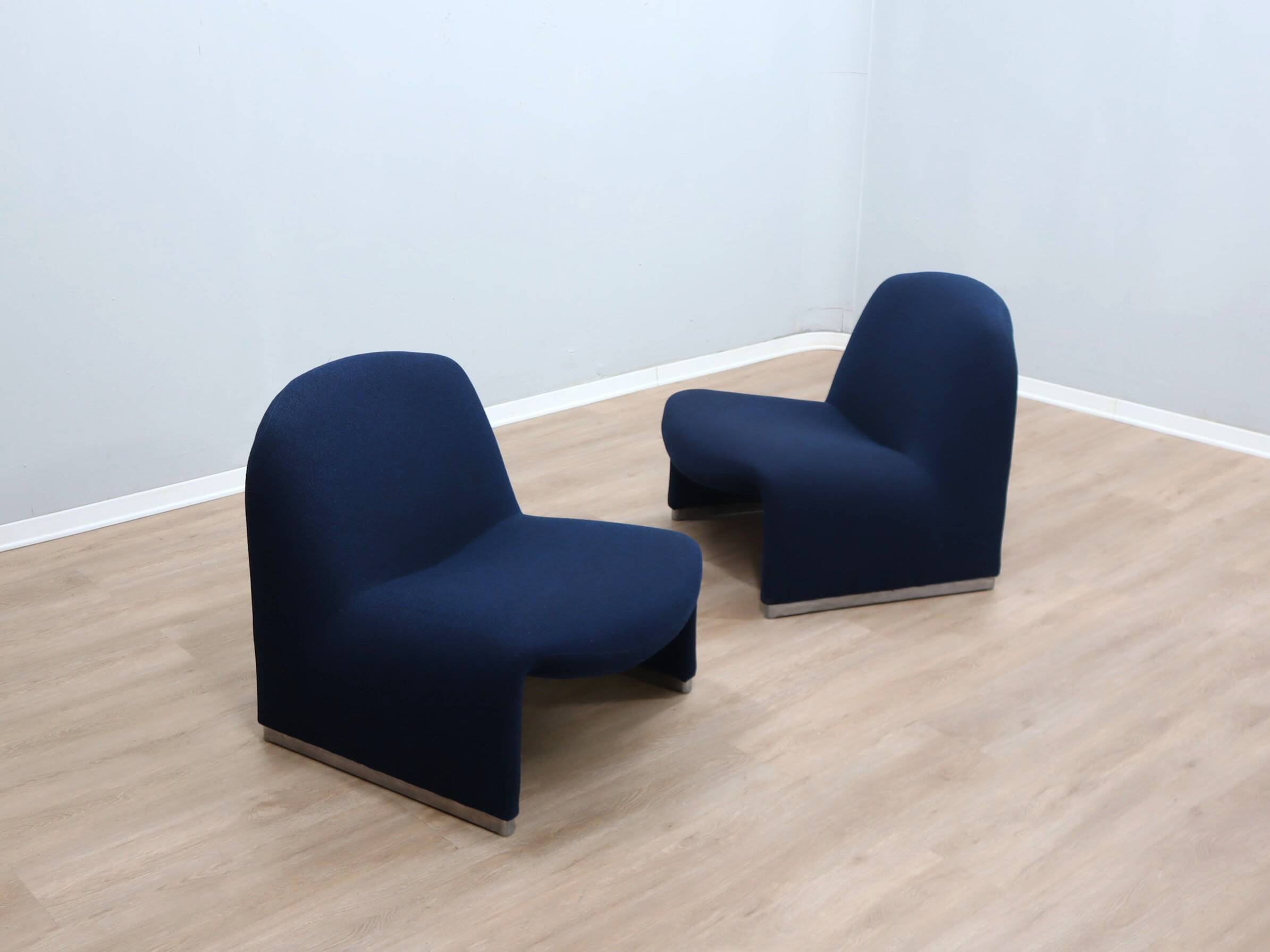 1970s Alky Armchairs by Giancarlo Piretti for Castelli. Restored Pair