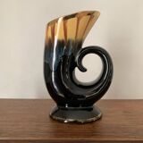 Vase en forme de corne