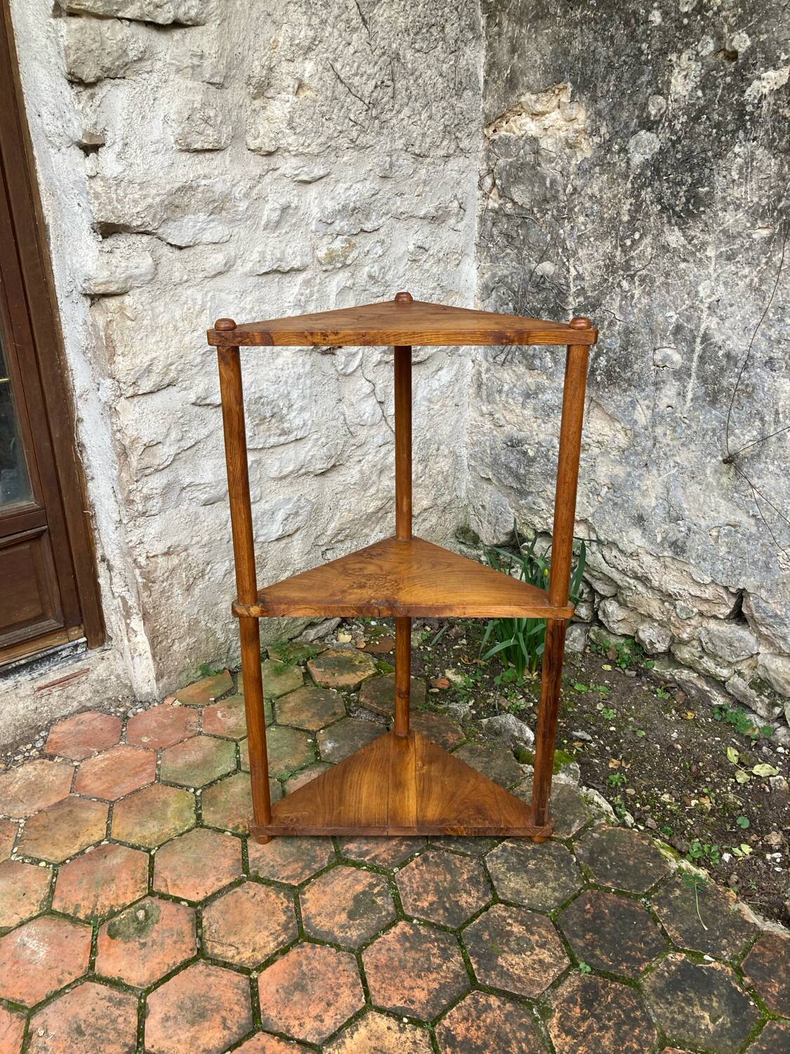 Étagère d’angle en bois massif