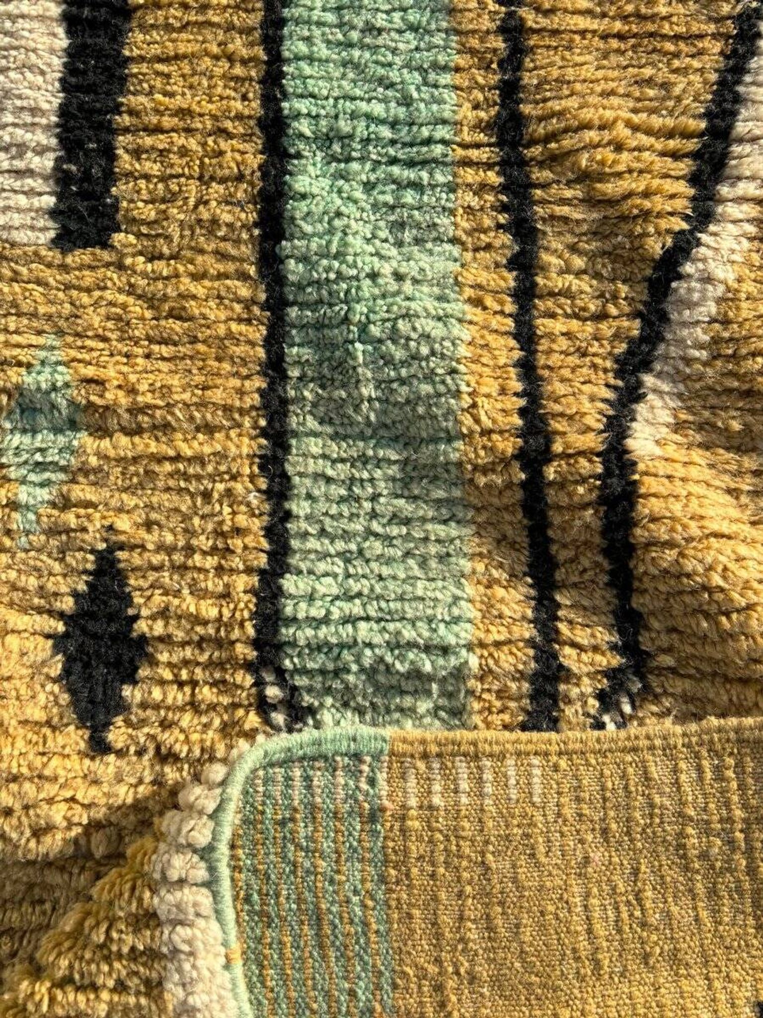 Tapis berbère marocain boujad  moderne en laine