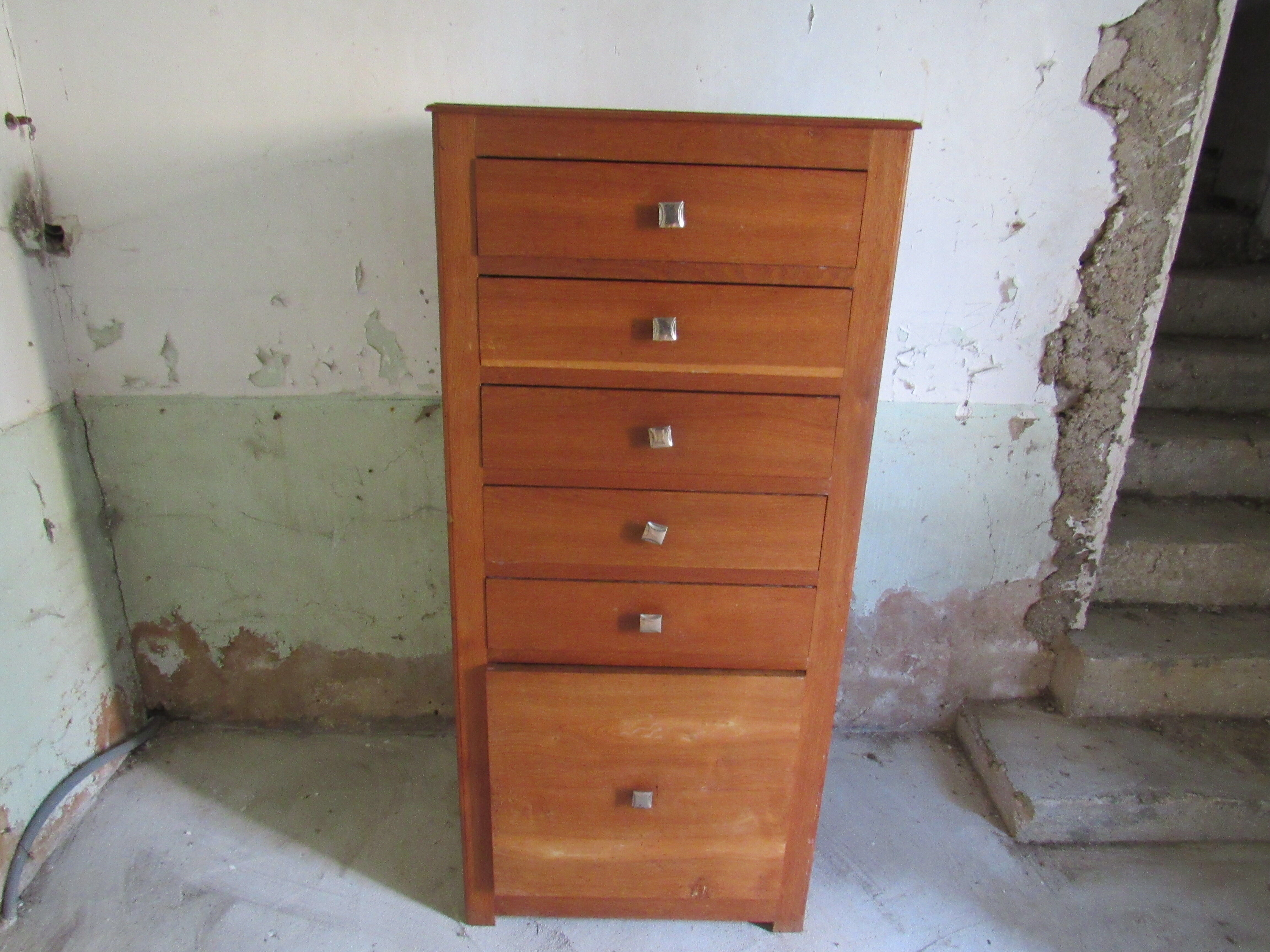 Drawer cabinet
