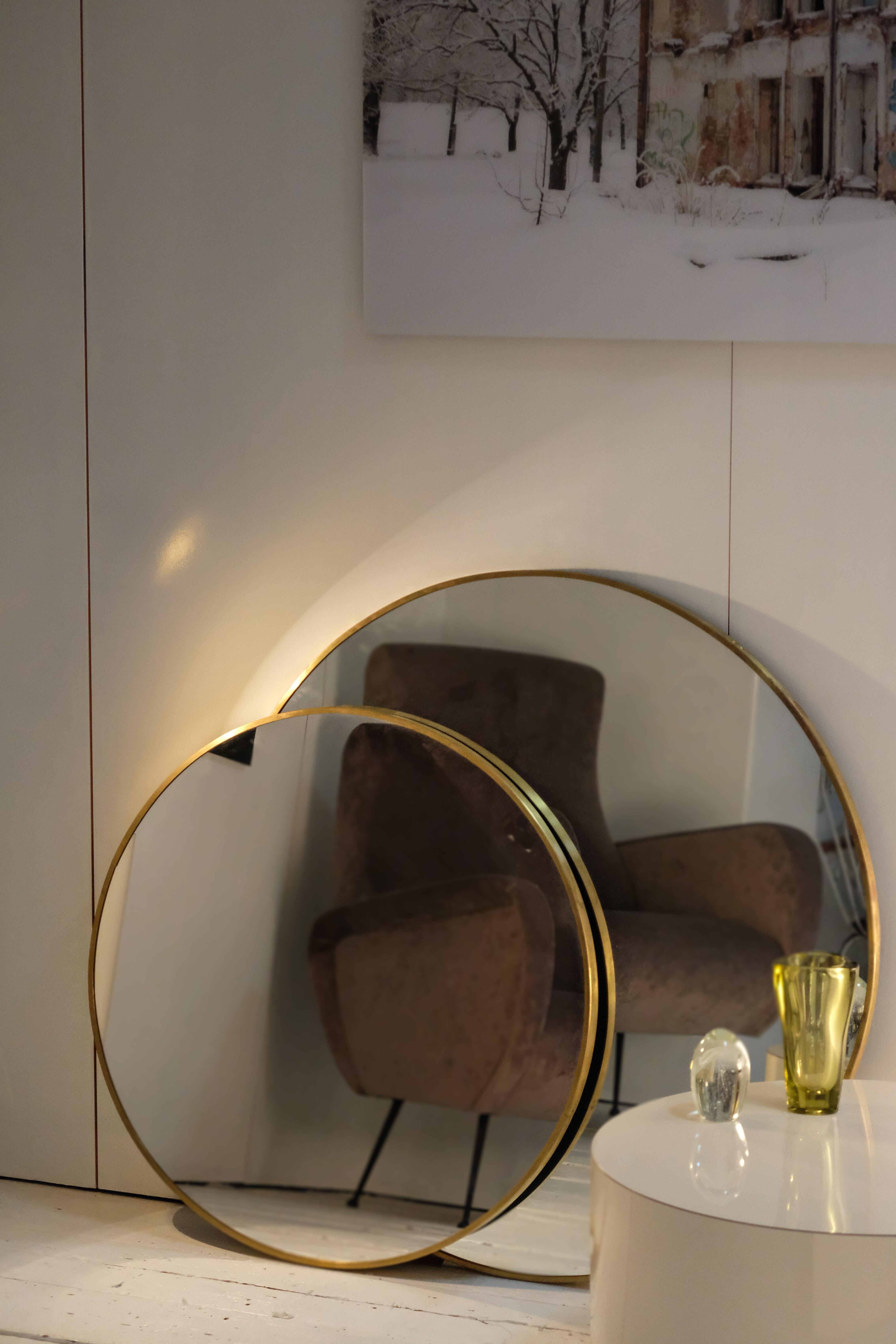 Miroir rond artisanal en laiton