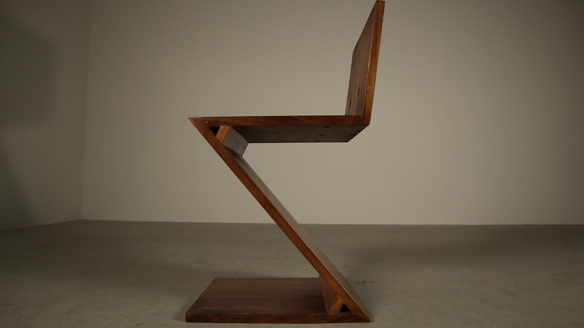 Ensemble de quatre chaises Zig-Zag après Gerrit Rietveld