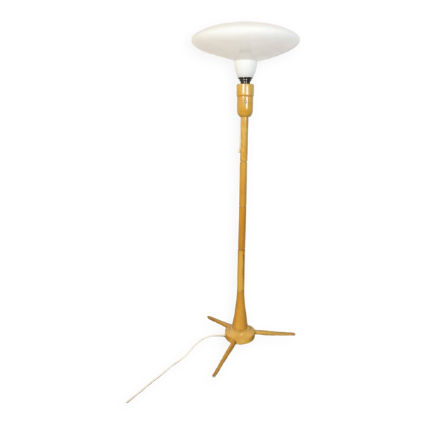 Lampadaire par Krasna Jizba — Beyit