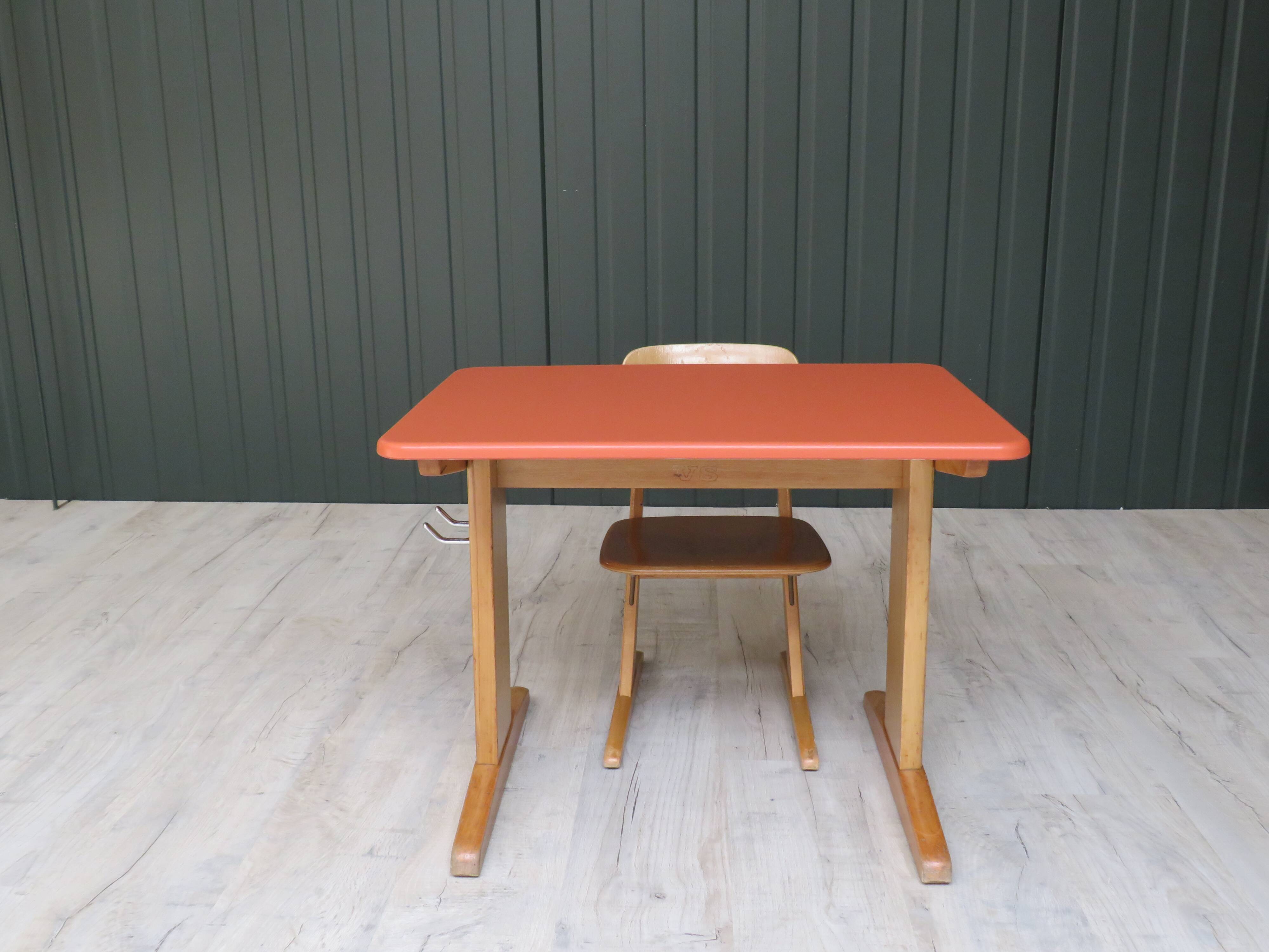 Vintage desk and children's chair casala/vs