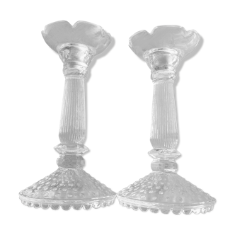 Paire de bougeoirs en verre