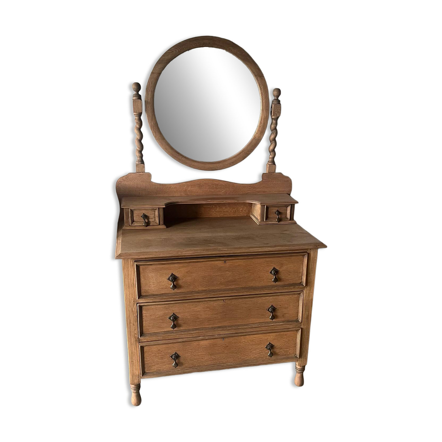 Dressing table