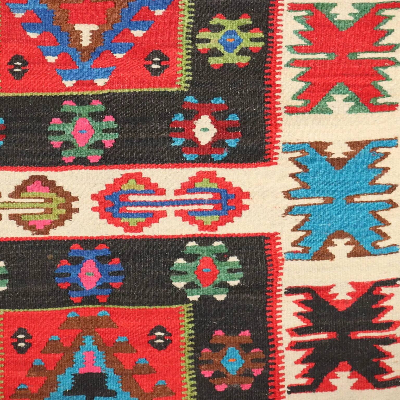 Antique kilim rug in wool, finely knotted, handmade 90 x 35 in.