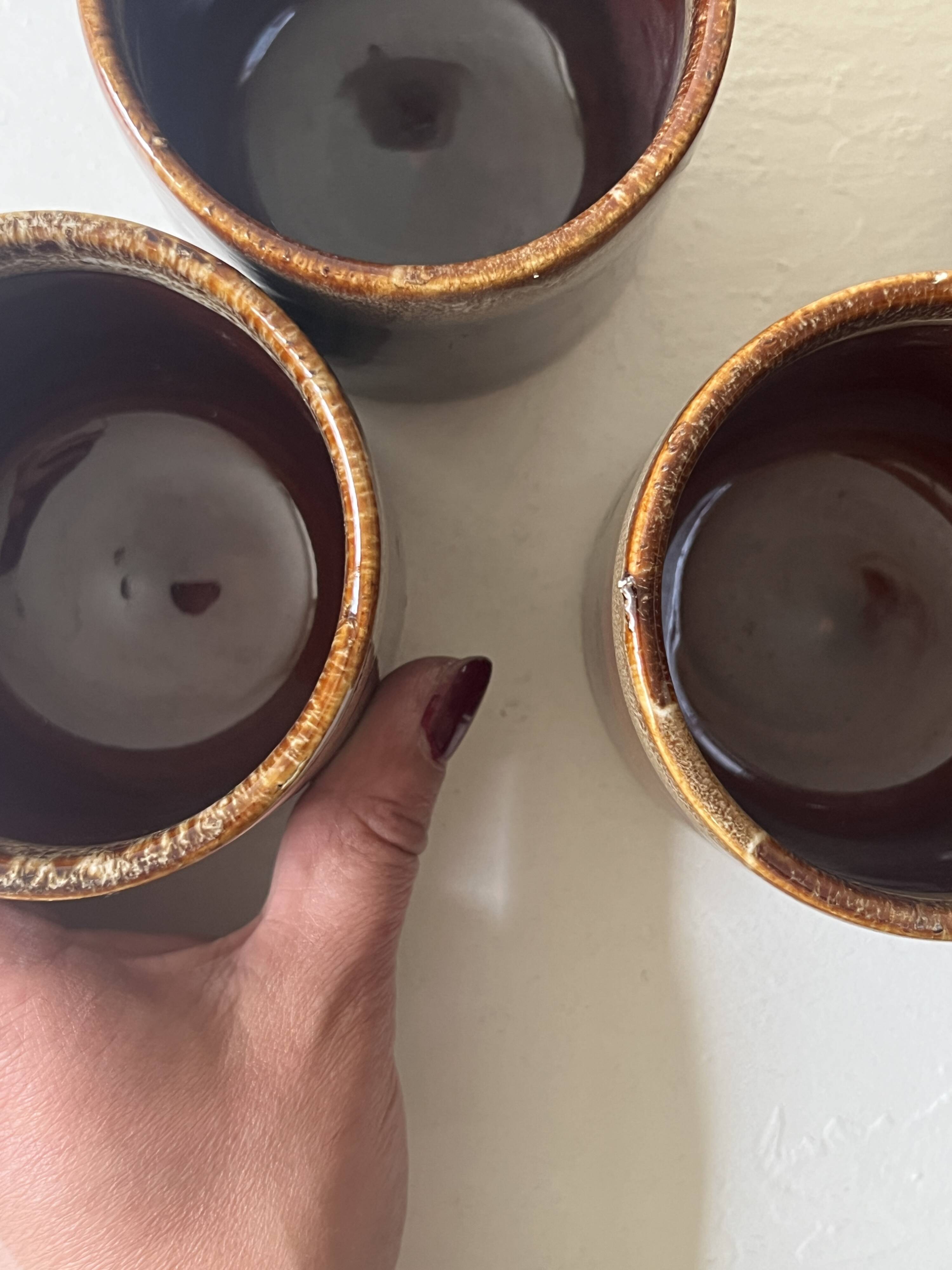 Service of 6 coffee cups in handcrafted glazed ceramic, amber brown, 1970.