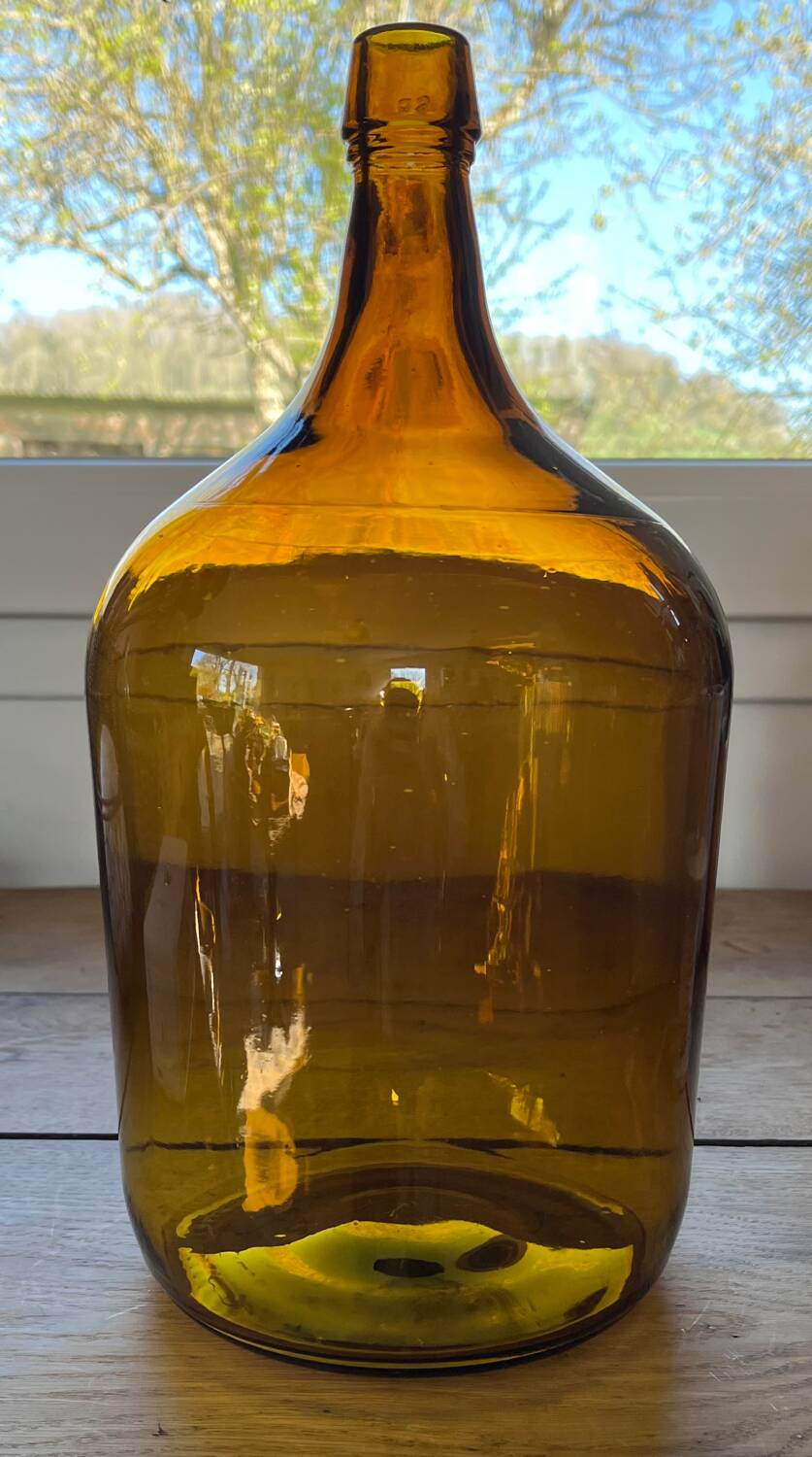 2L amber demijohn
