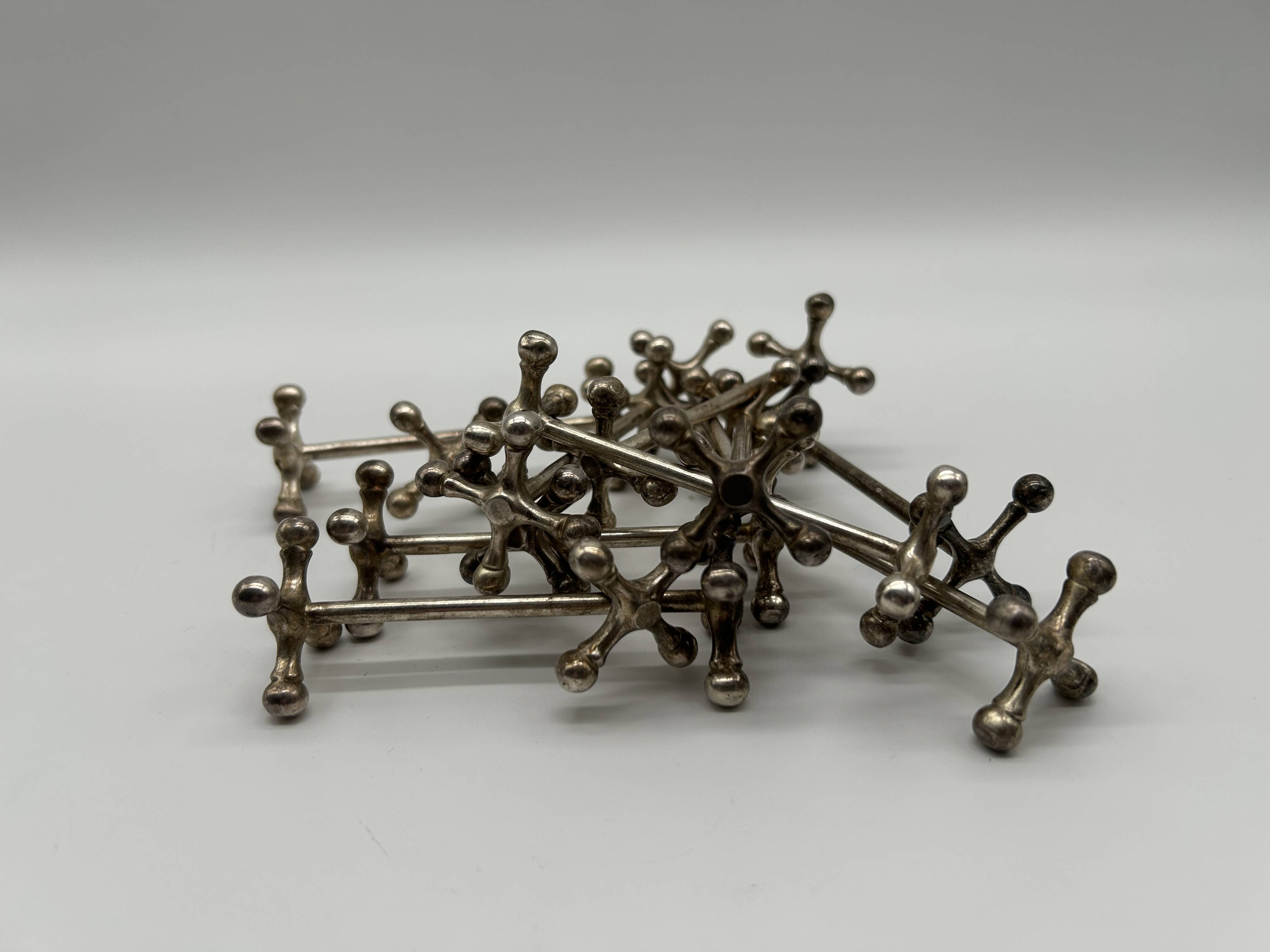 12 wiskemann cross-shaped knife rests