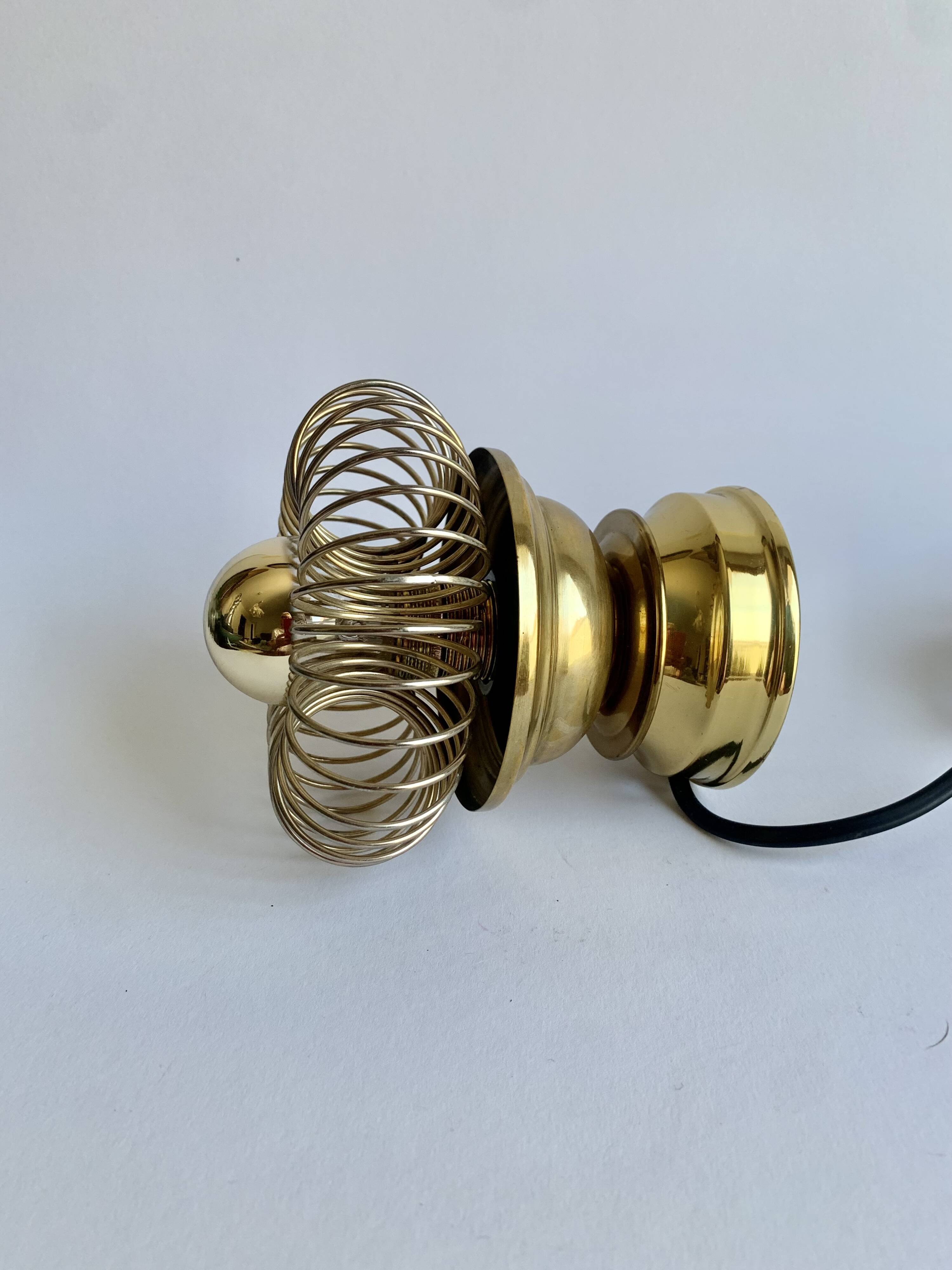 Lampe spirale en laiton, années 1970