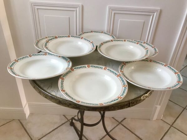 lot de 8 assiettes creuses Terre de Fer St Amand modèle ''Molière'' XXème