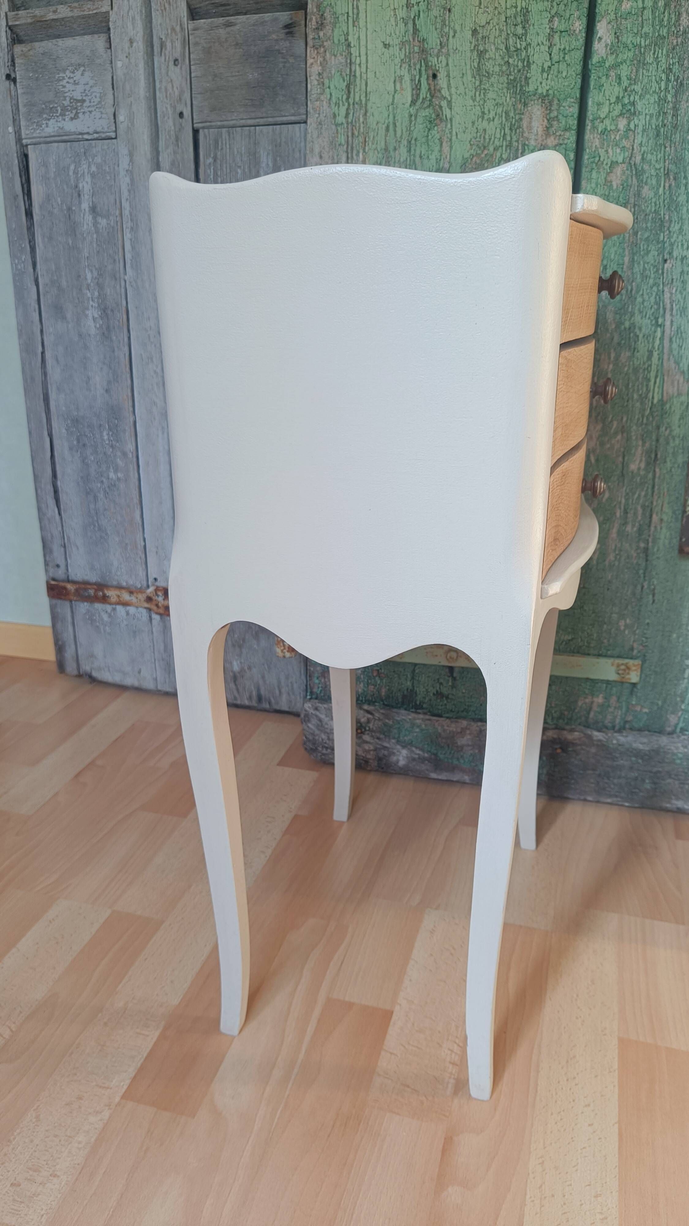 Vintage wooden bedside table with 3 drawers.