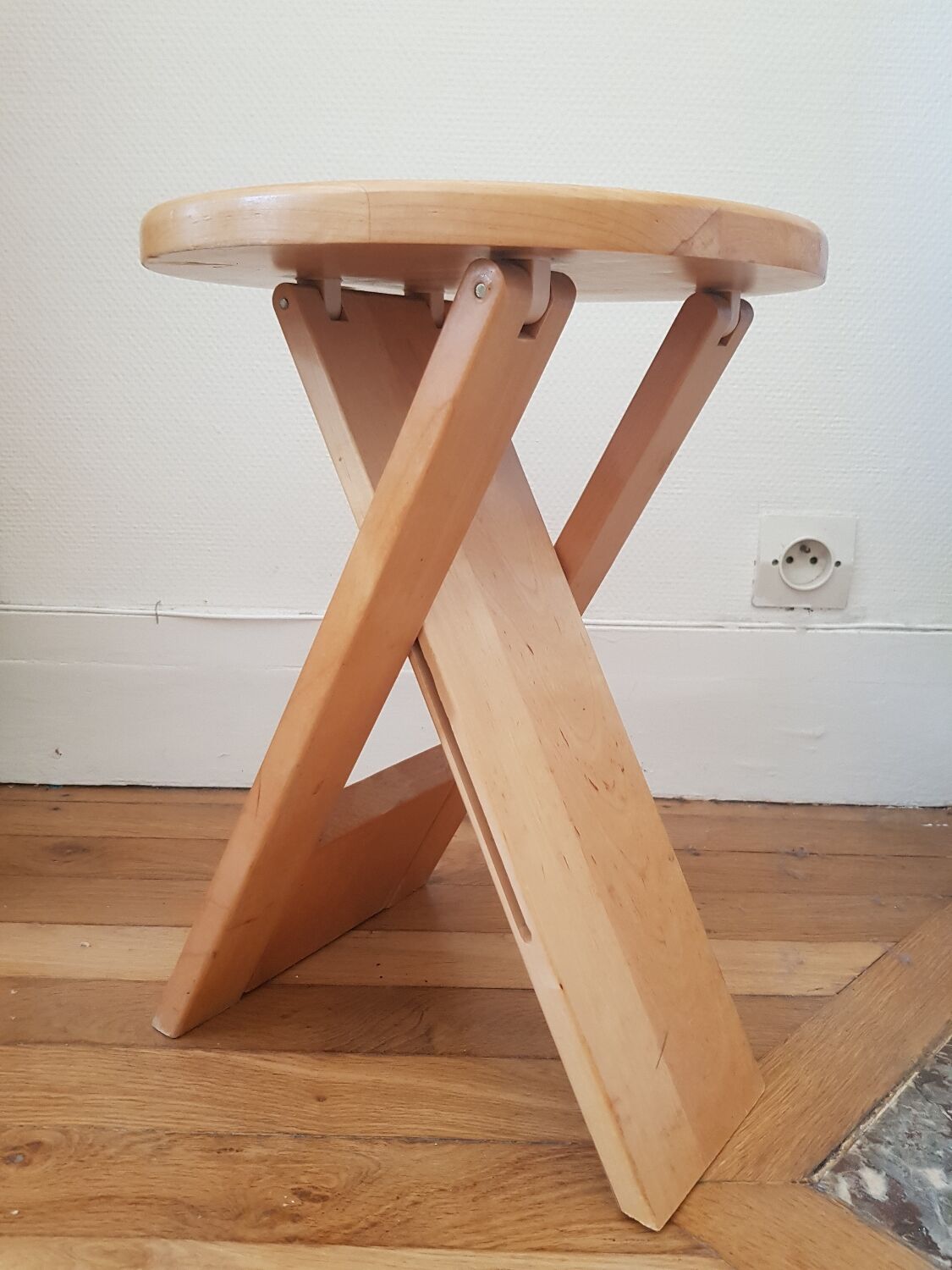 Suzy stool by Adrian Reed