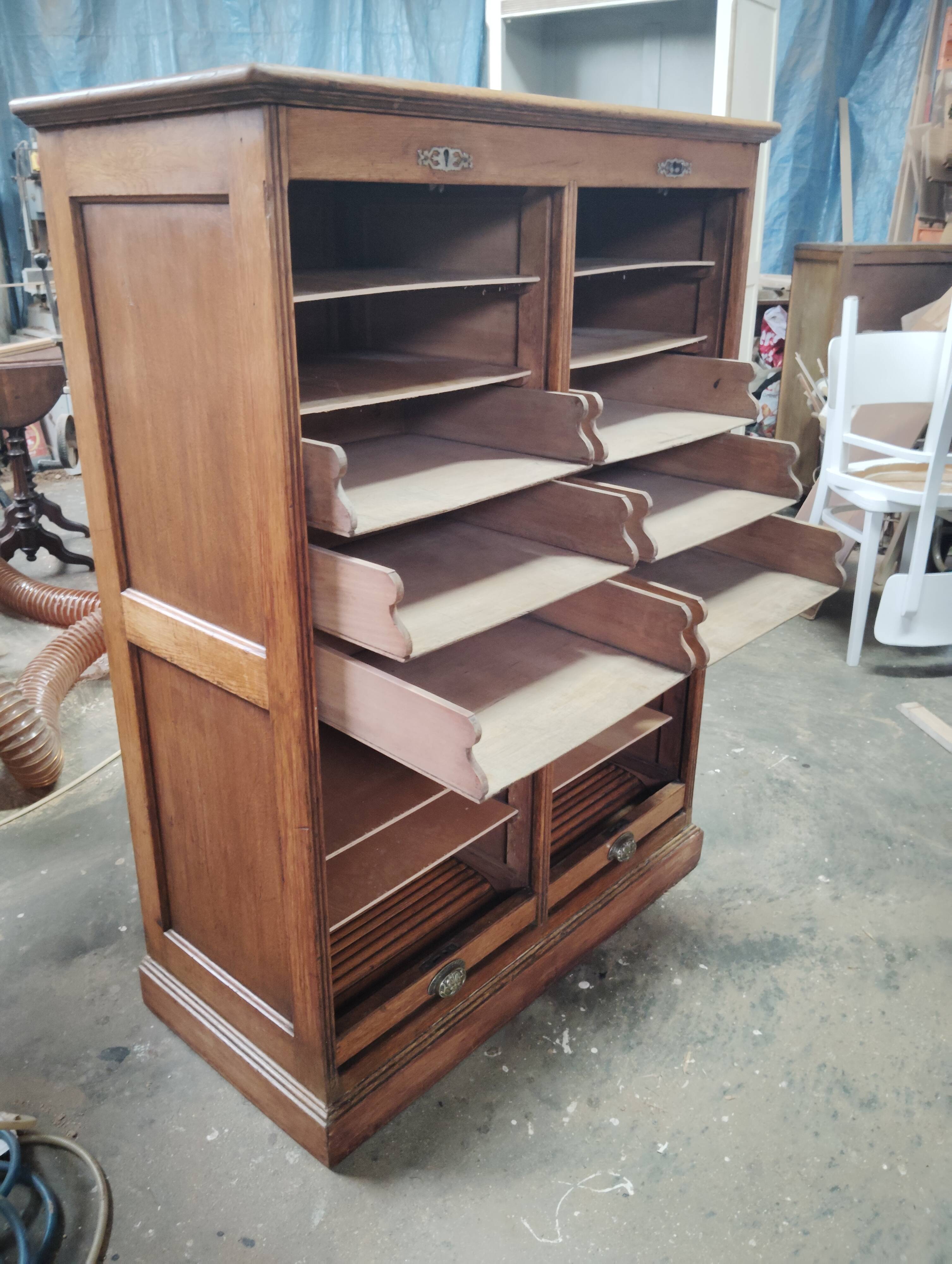 Double curtain cabinet in oak "notary's furniture"