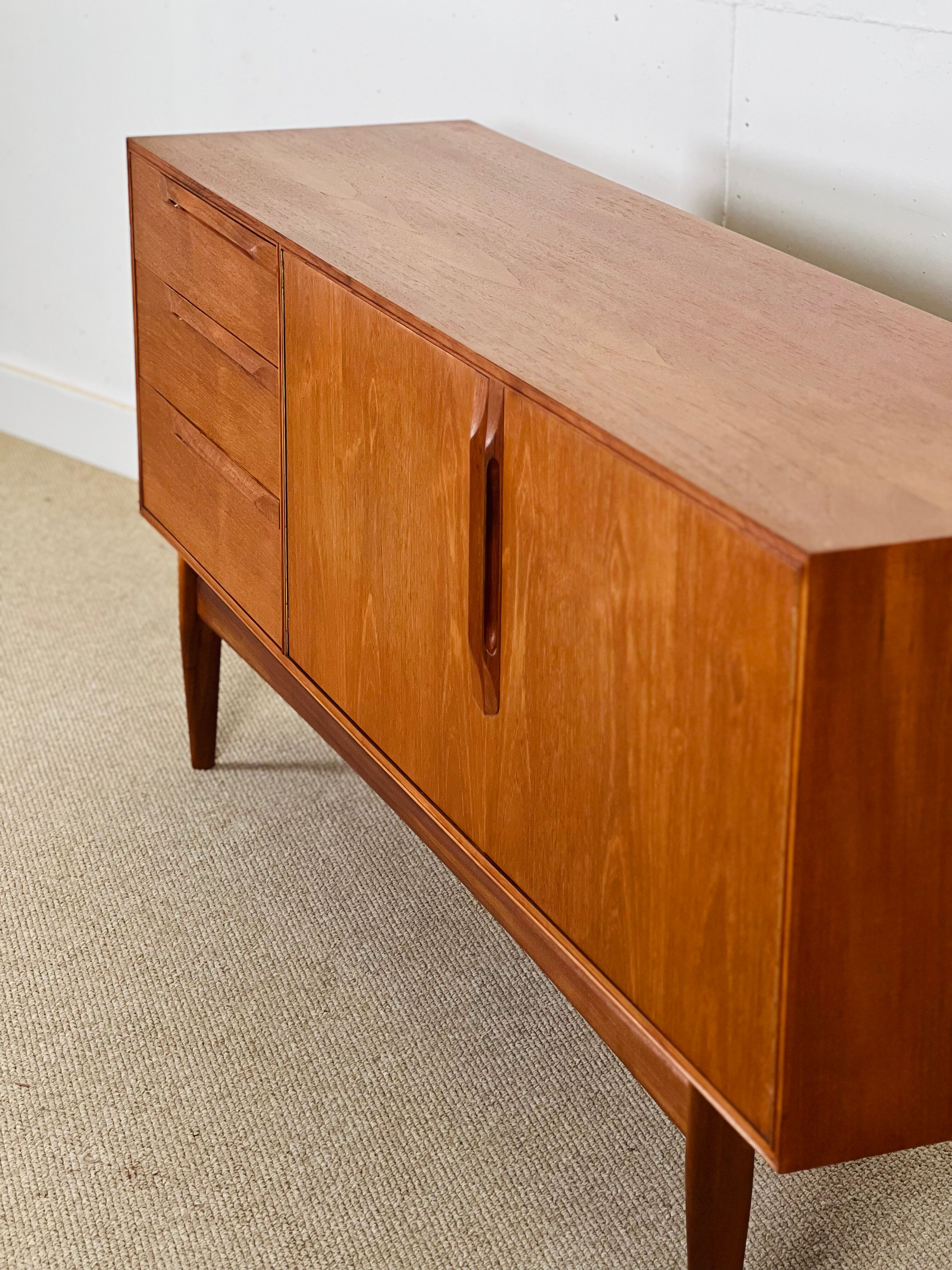 Enfilade en teck de McIntosh, collection Eden