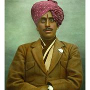 Portrait d’un gentleman inconnu, Rajasthan vers 1920, photographie ancienne colorée