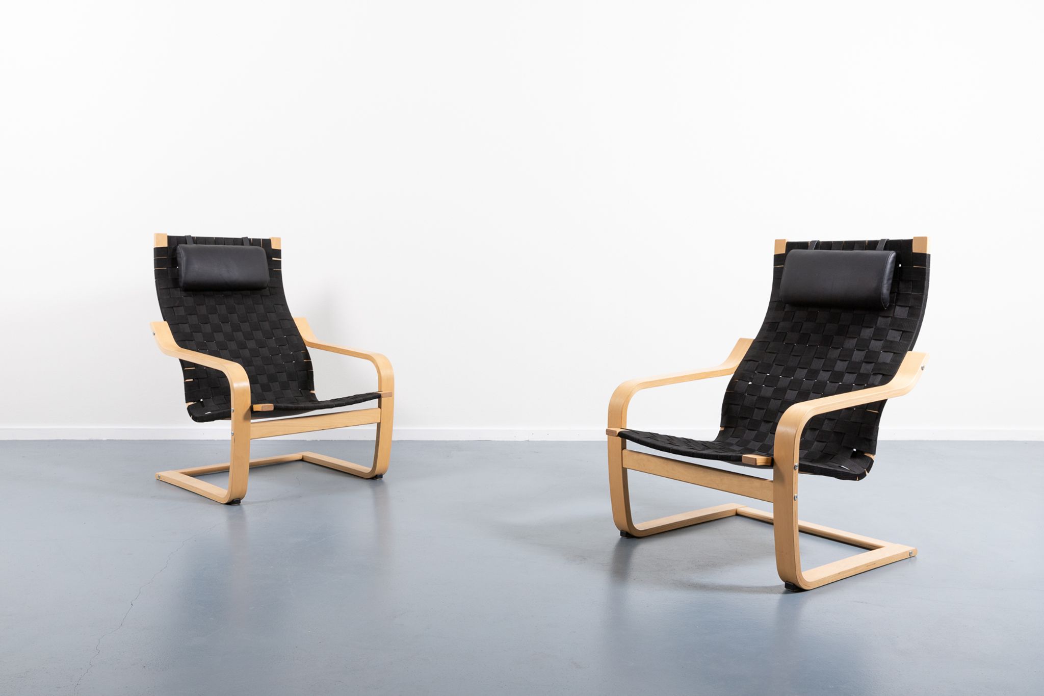 Set of 2 Scandinavian braided sun loungers