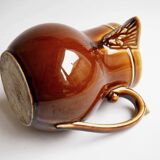 Pitcher with side handle