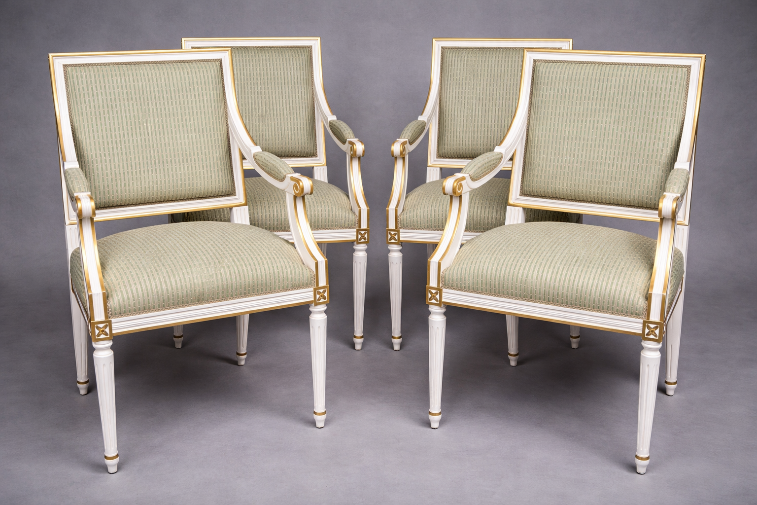 Classic Louis XVI armchairs. Solid wood.