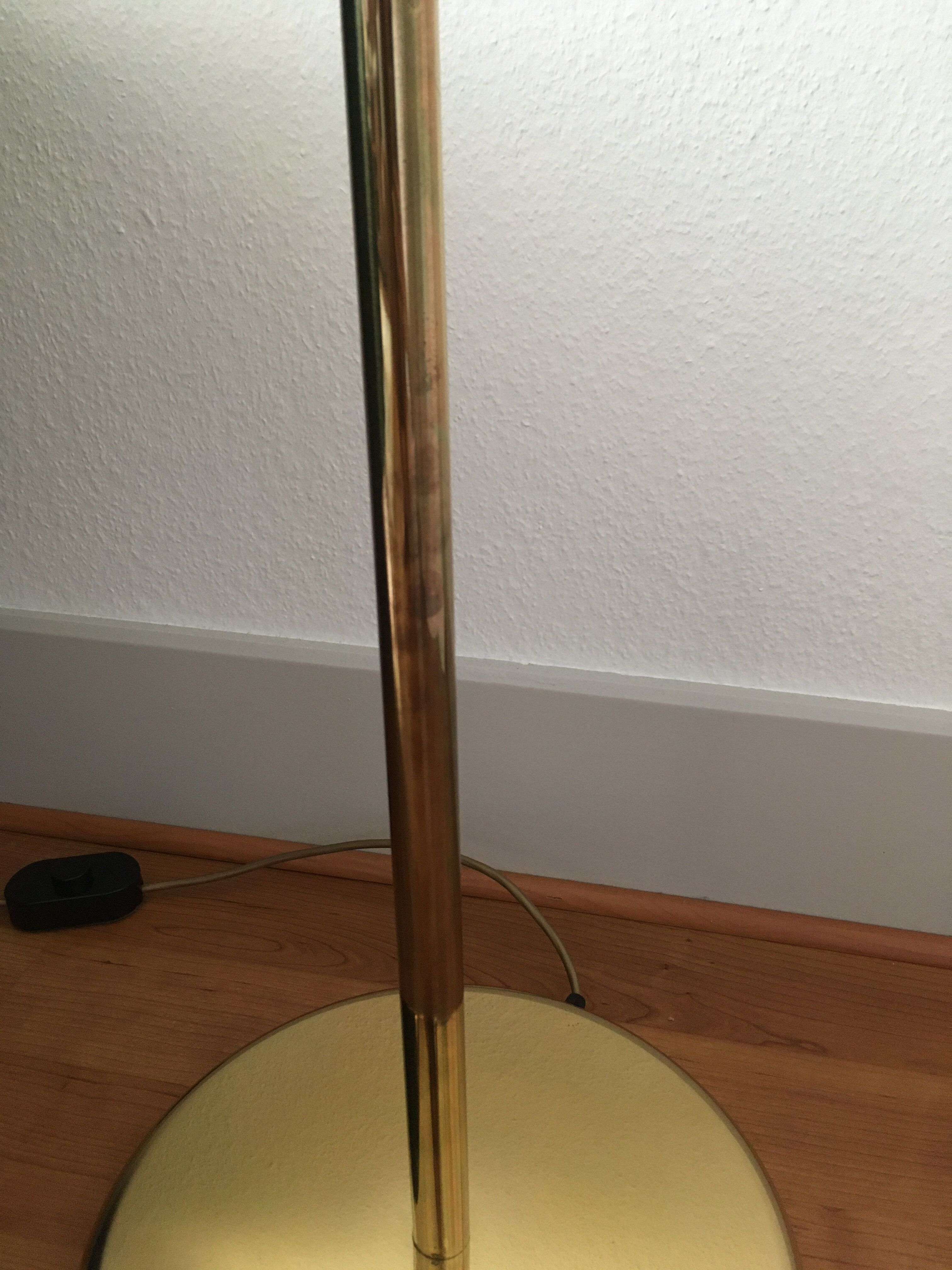 Articulated arm reader lamp