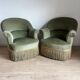 fauteuils crapaud vert sauge et frange doré