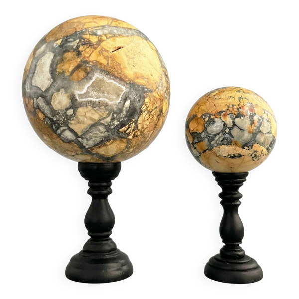 Duo de sphères en jaspe maligano — sculptures minérales sur socles — Beyit
