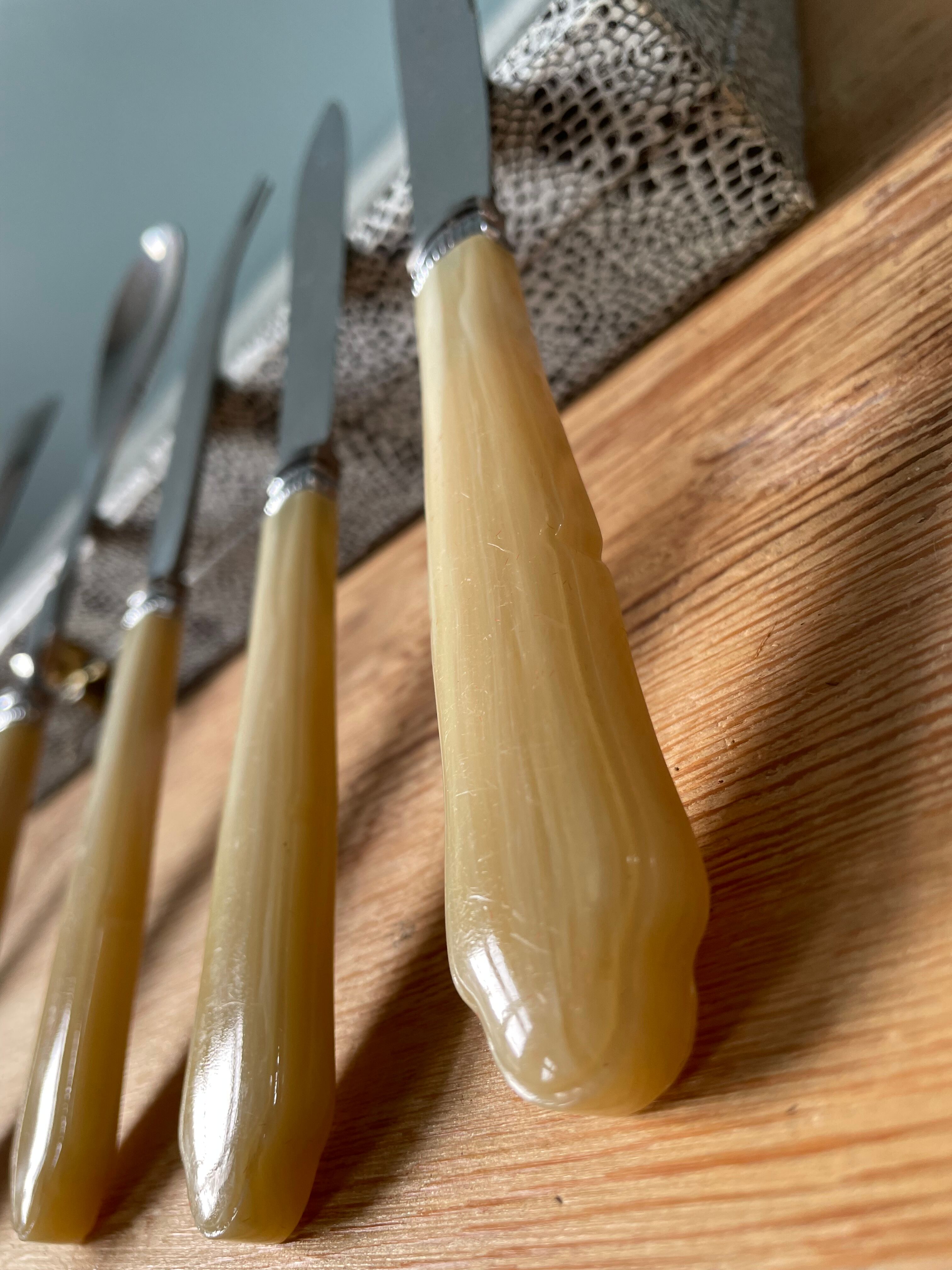 Housewife of 29 pieces "The trumpet" in stainless steel and horn