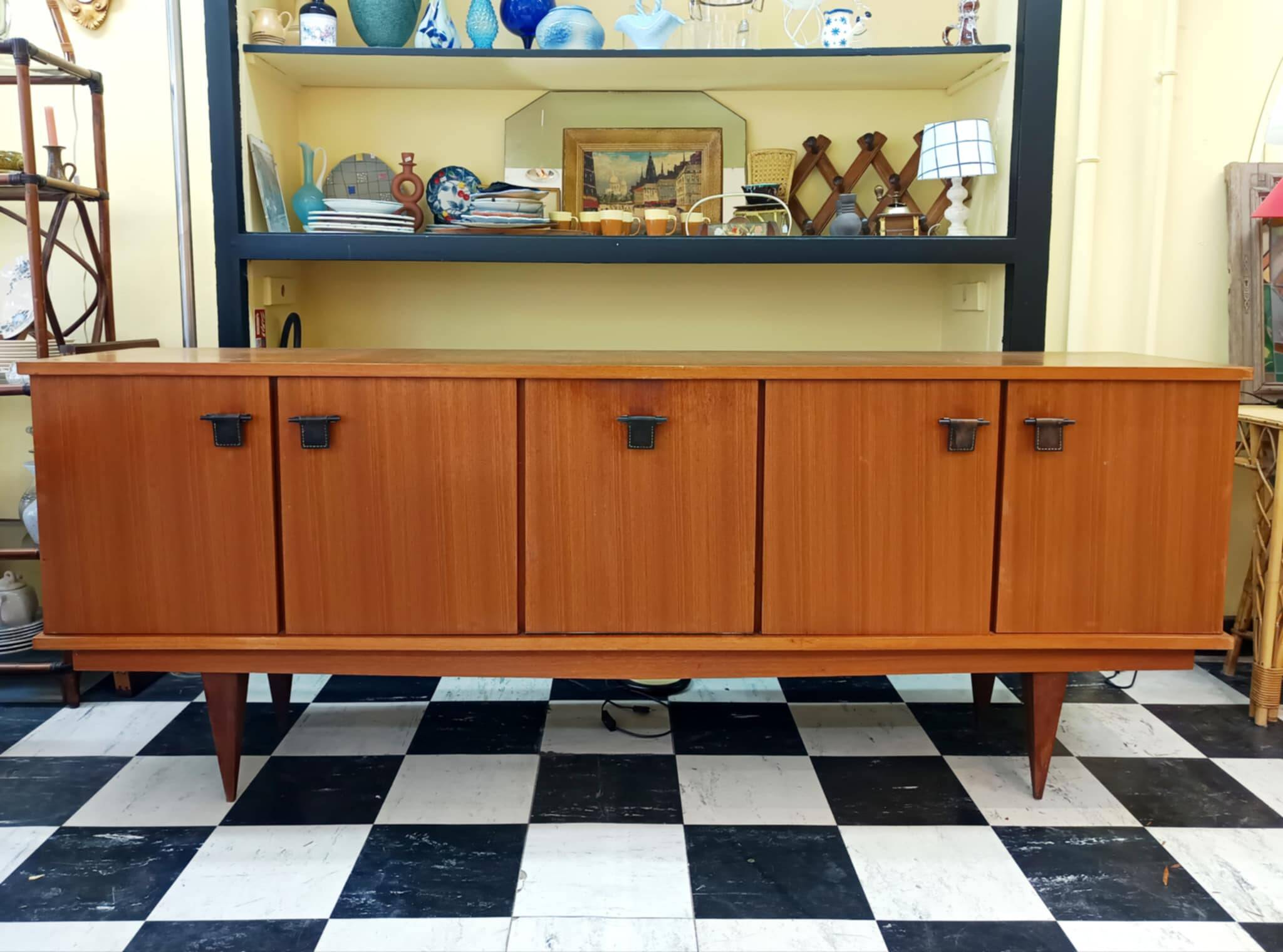 Enfilade pieds compas et cuir par Malora 1955