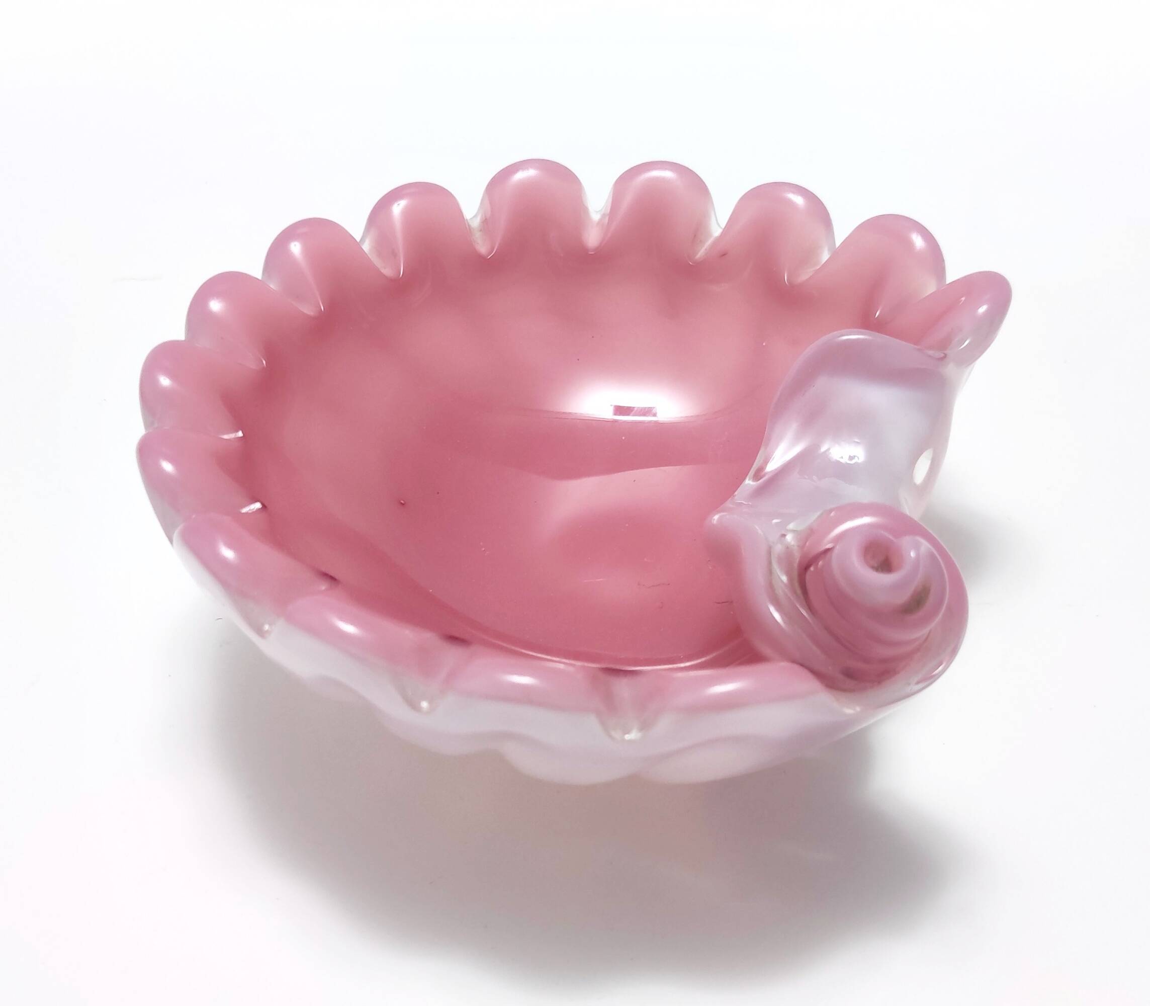 Vide poche, cendrier en opaline rose et verre Lattimo par Fratelli Toso, Italie