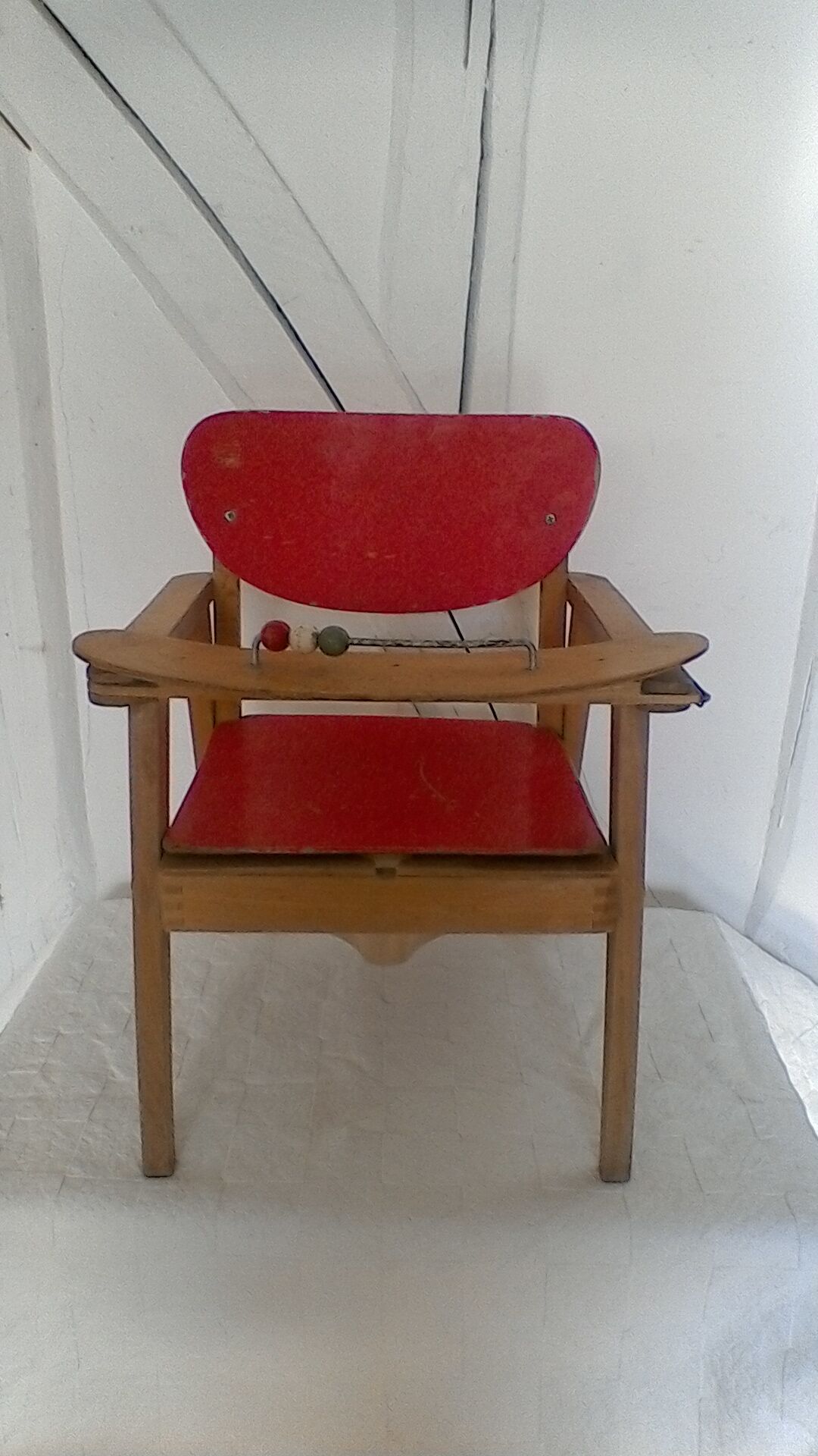 chair pierced child, vintage.