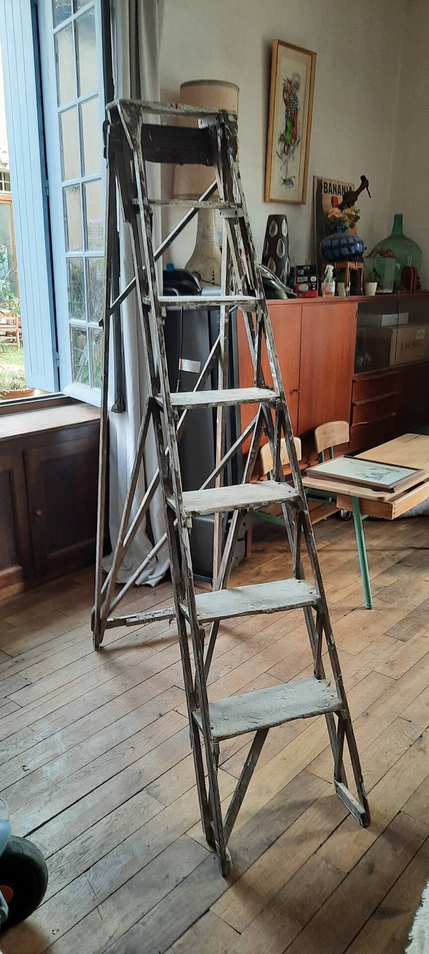 Painter's step ladder