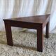 Table basse triangulaire en bois massif