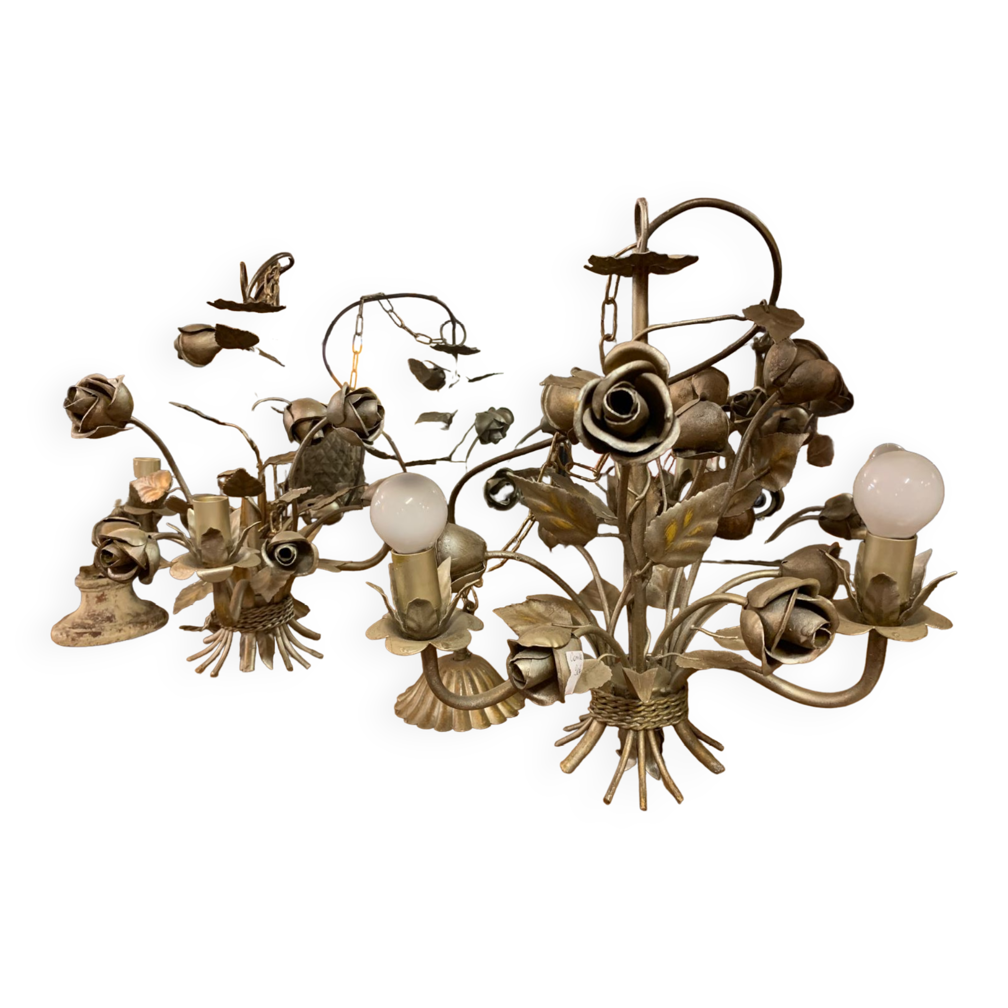 Paire de lustre decor de roses dorées