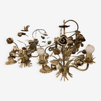 Pair of chandelier decorated with golden roses