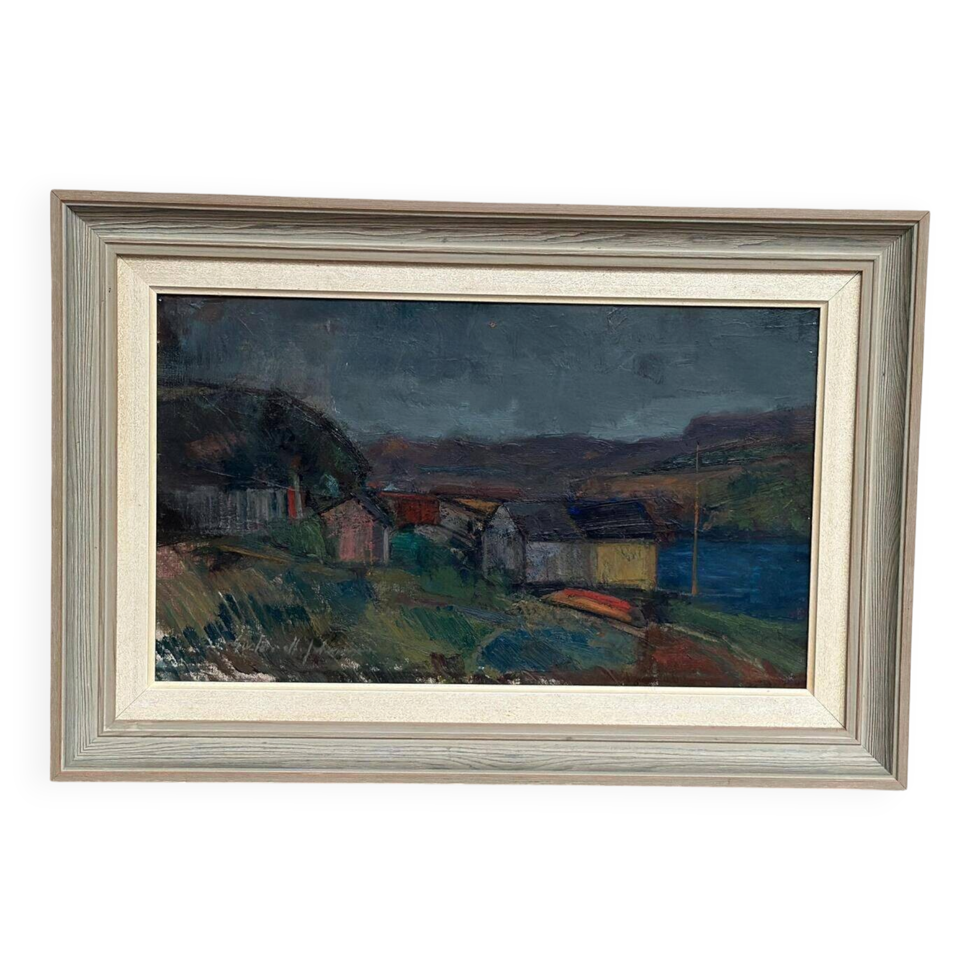 Huile sur toile suédoise d'époque mi-siècle – « Village » par Gustav Adolf Johansson – Vintage et encadrée – Environ 35,5 × 52,5 cm (14" × 20,7")