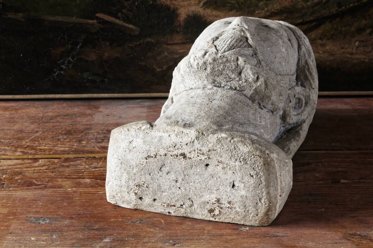 Ancienne tête de Christ de Vézelay en pierre reconstituée