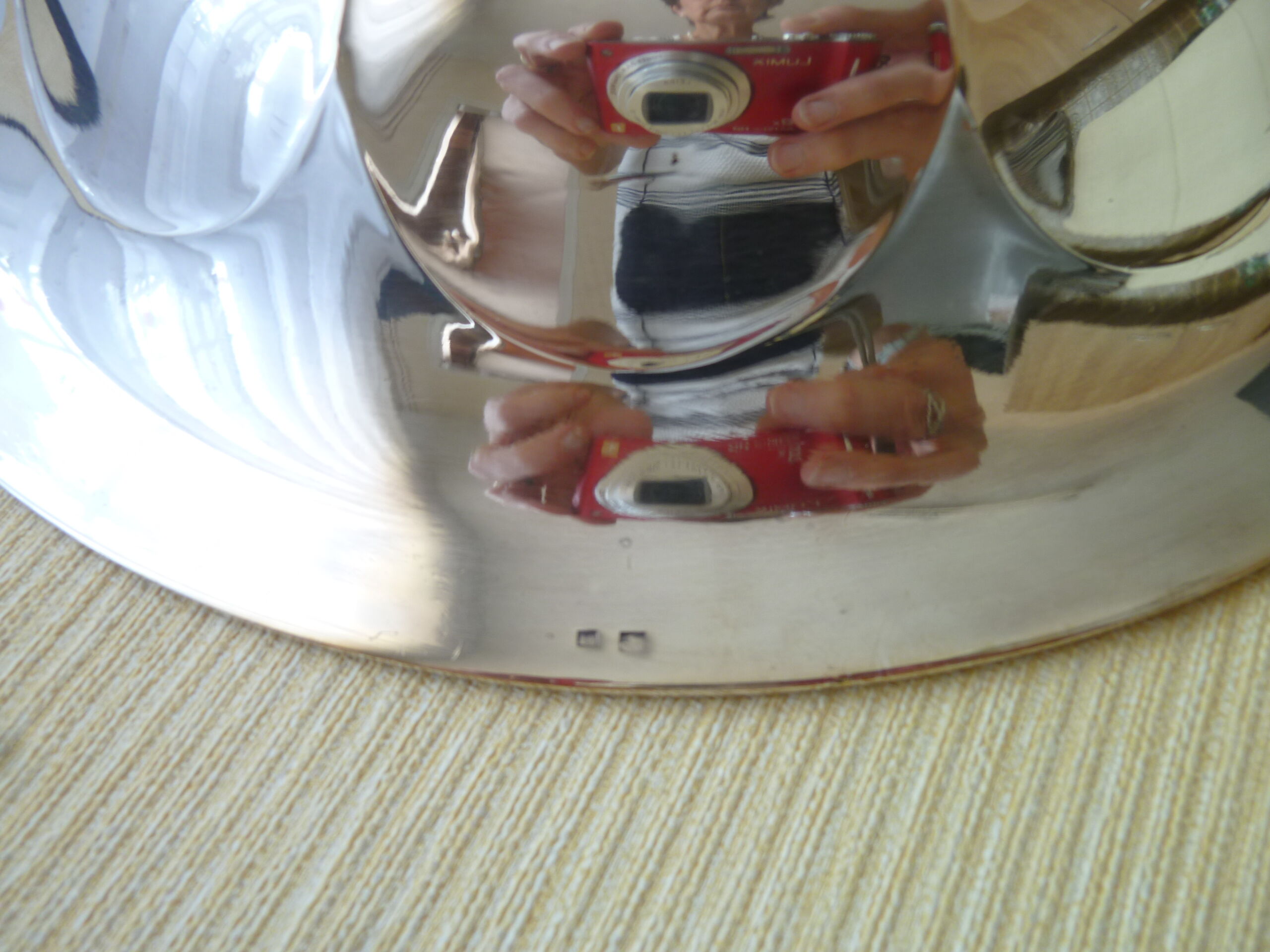 Fruit cup or centerpiece on silver metal shower pird Gadroon décor