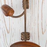 2 hooks in metal and wood