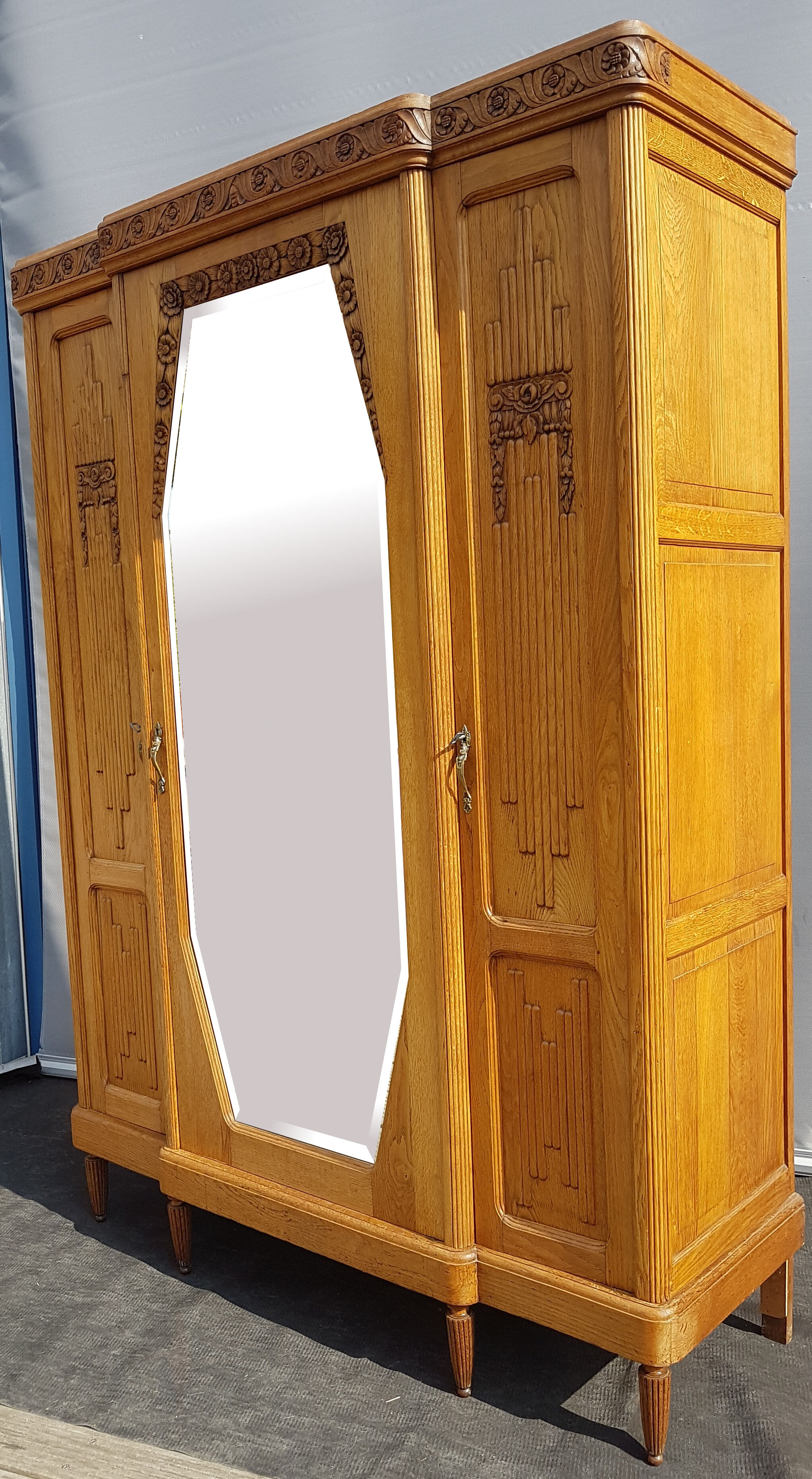 Ice oak art deco cabinet