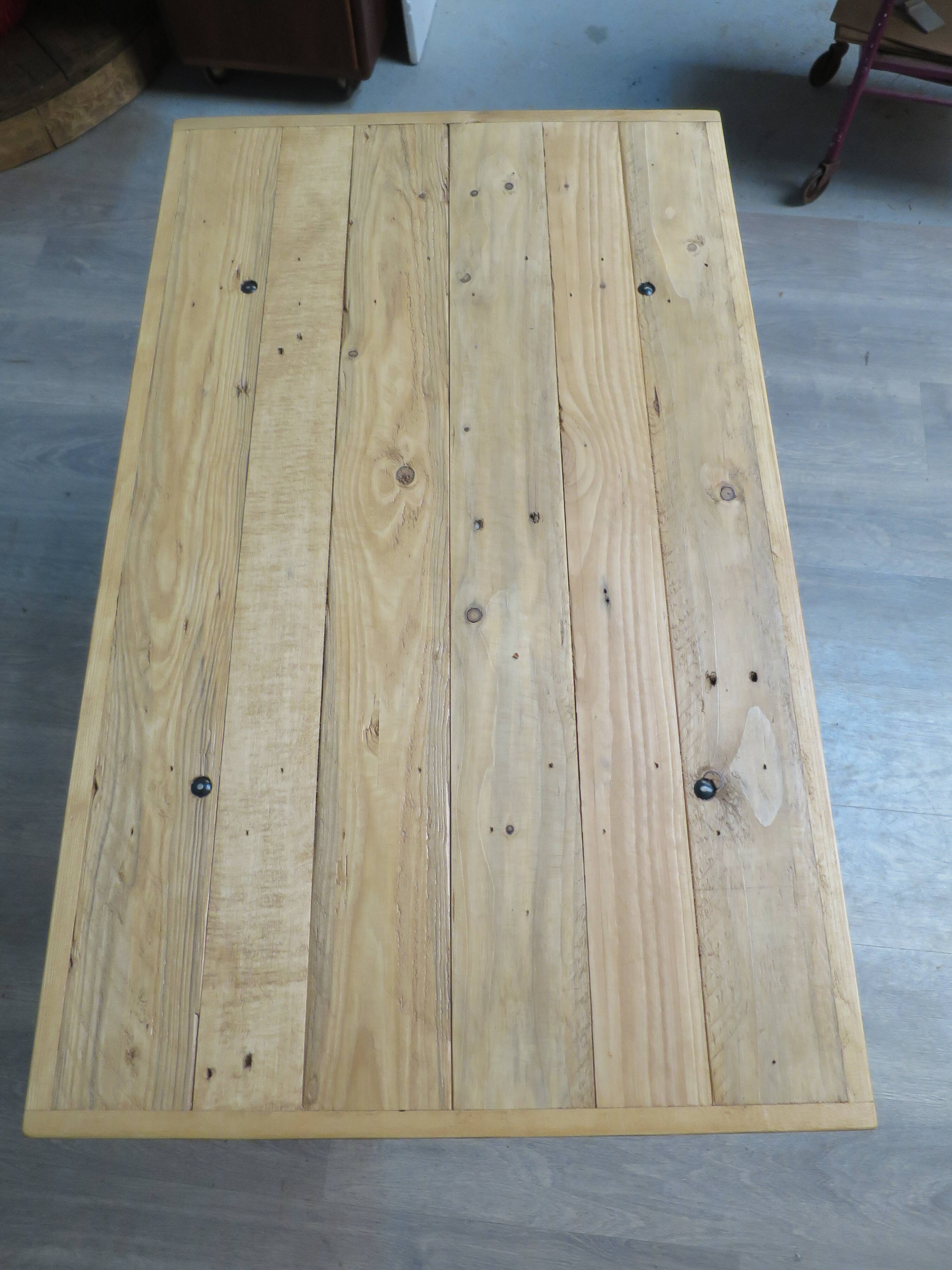 table bistrot piétement métal plateau rustique