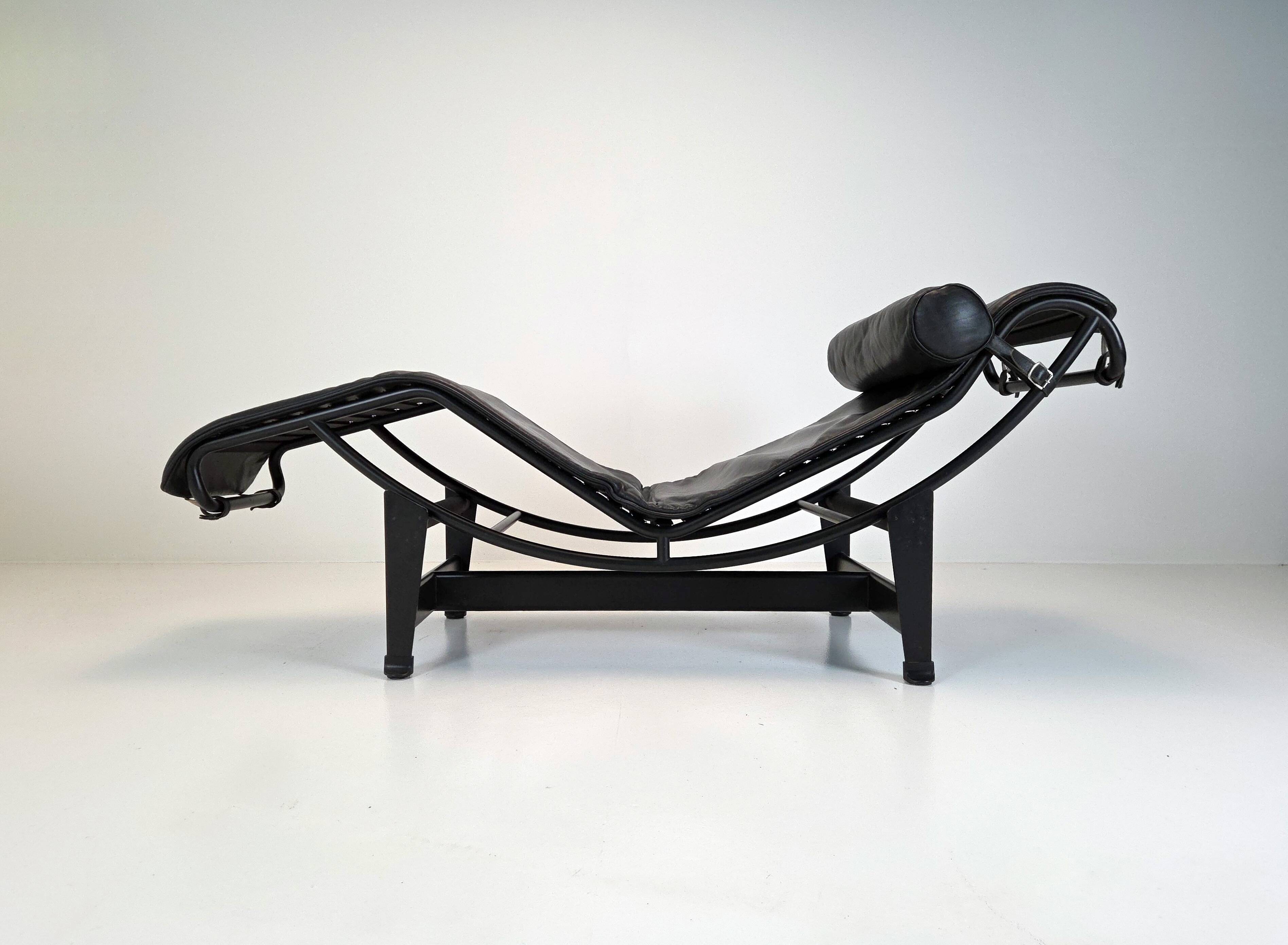 Cassina LC4 Chaise Longue – Le Corbusier, Charlotte Perriand & Pierre Jeanneret