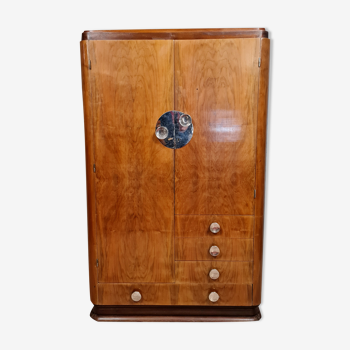 Armoire époque Art Déco en noyer vers 1920-1930