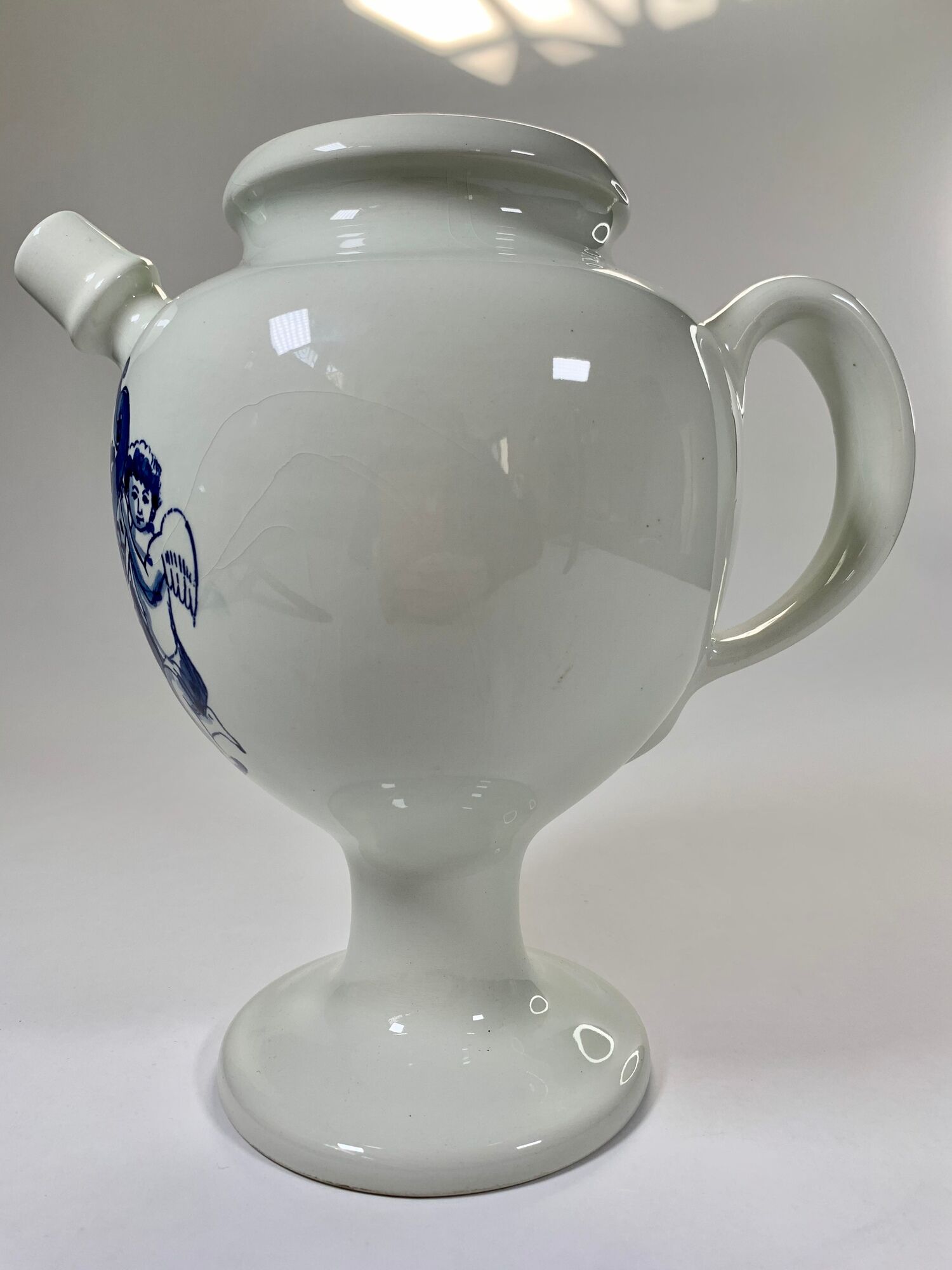Apothecary pot, pouring model, Delft earthenware pharmacy hand-painted blue décor