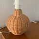 Pied de lampe en rotin