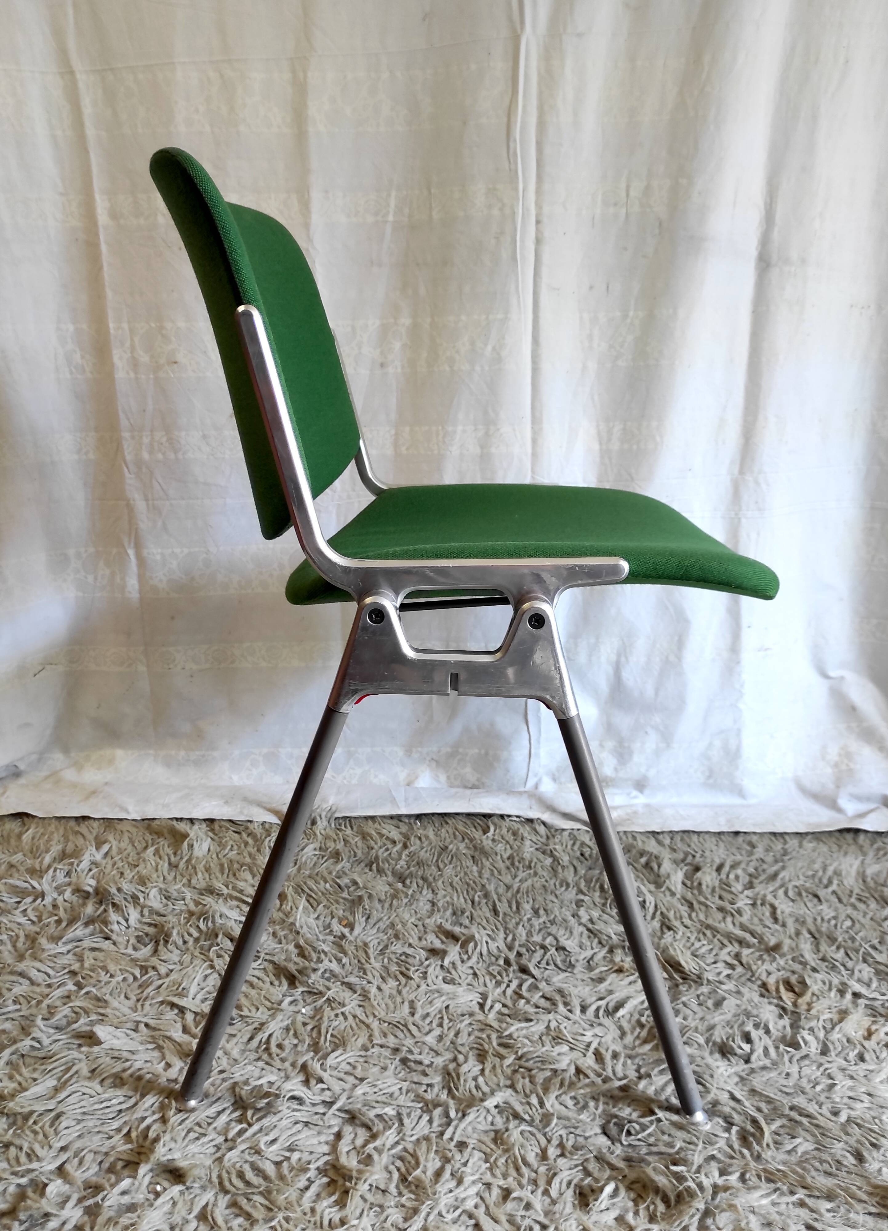 Chair design by Giancarlo Piretti for Castelli 70