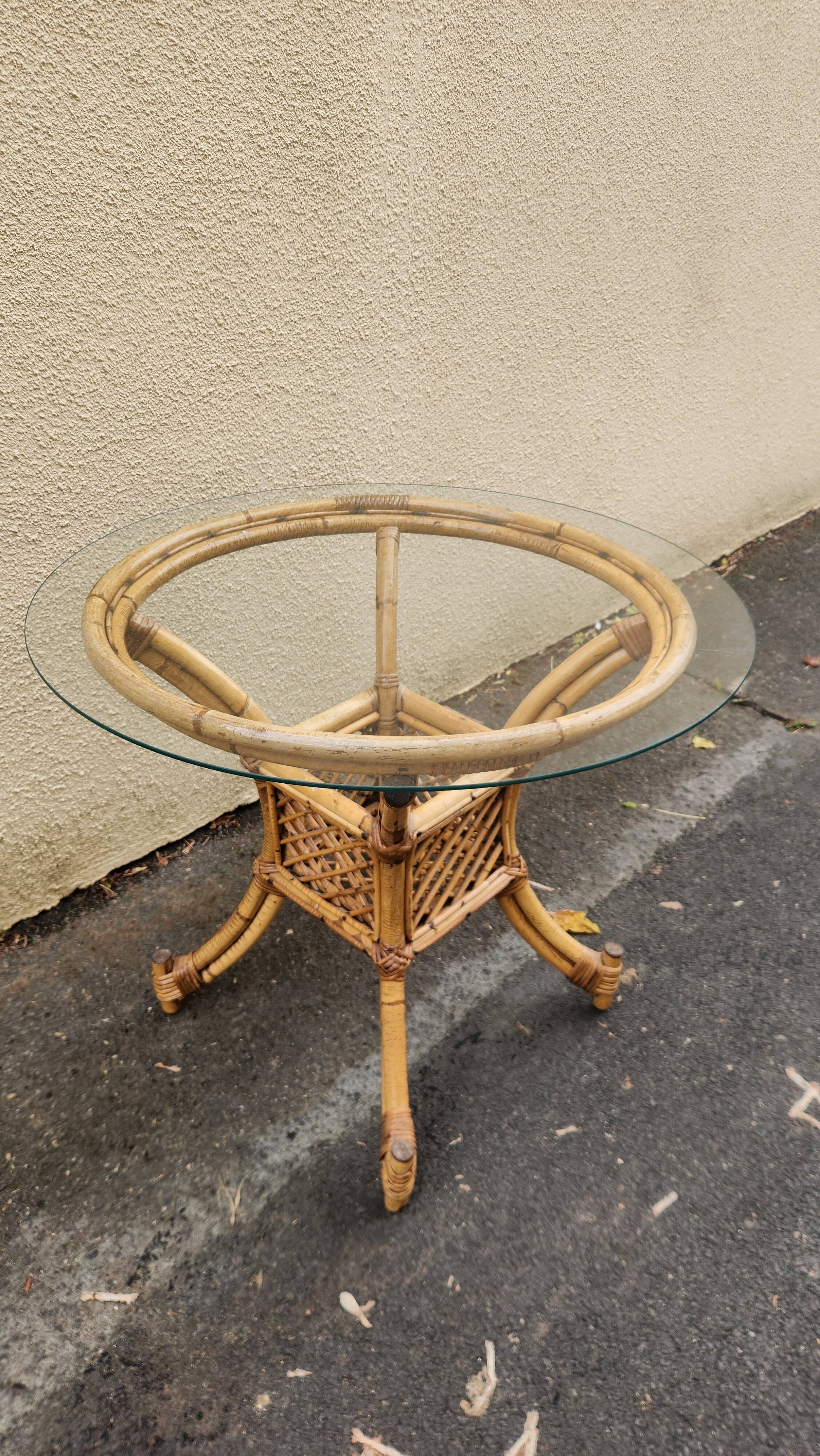 belle table de repas en bambou rotin des années 1970 avec plateau en verre